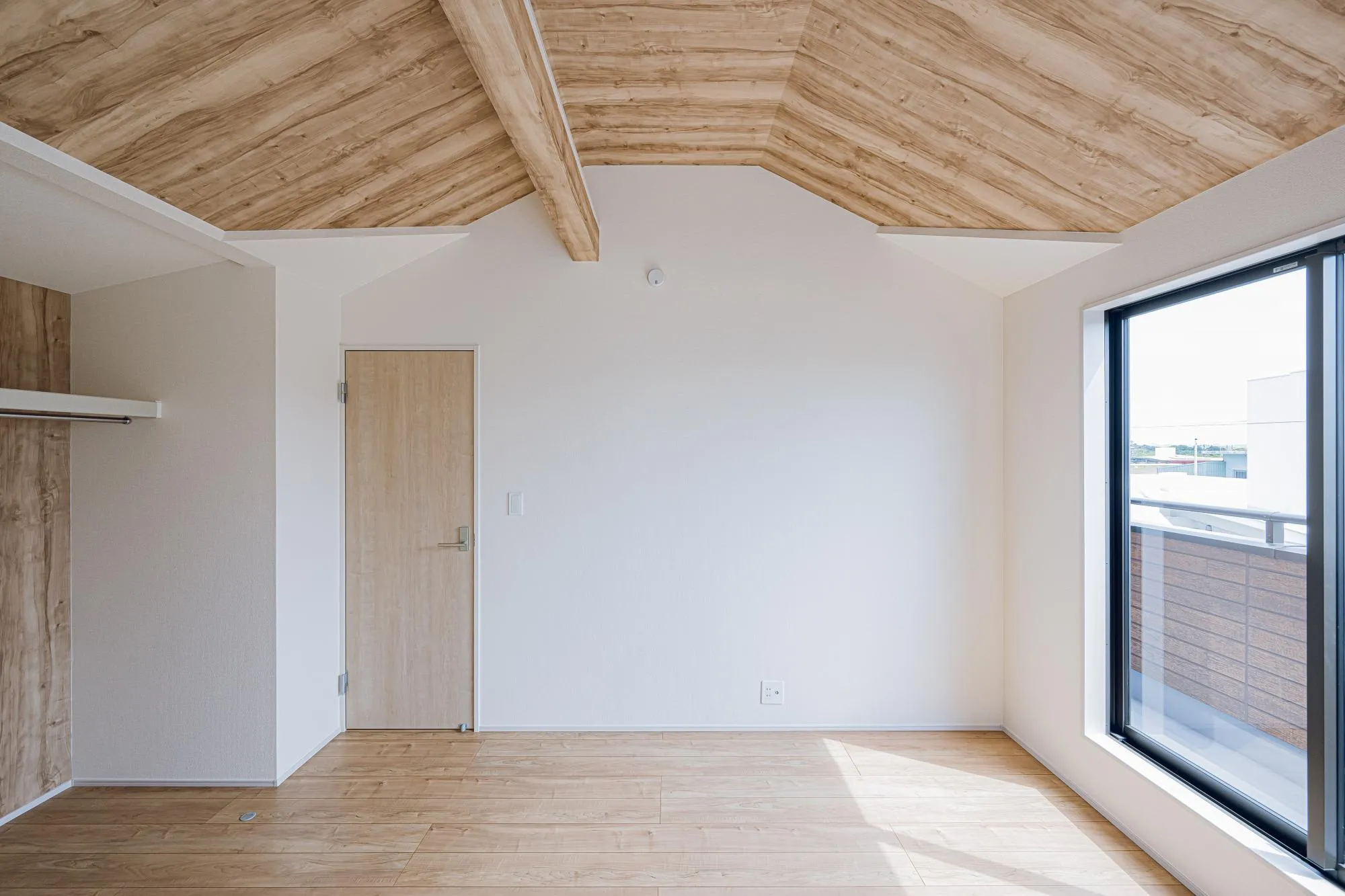 2号棟:洋室7.0帖　勾配天井