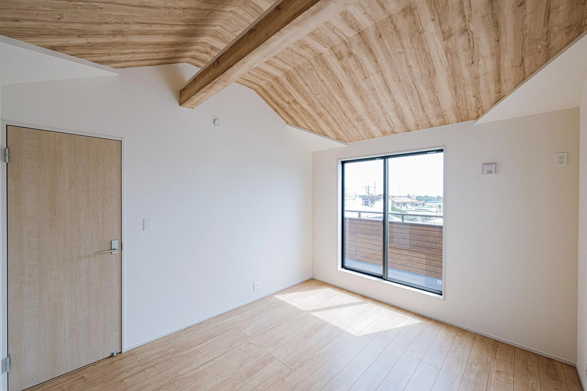 2号棟:洋室7.0帖　勾配天井