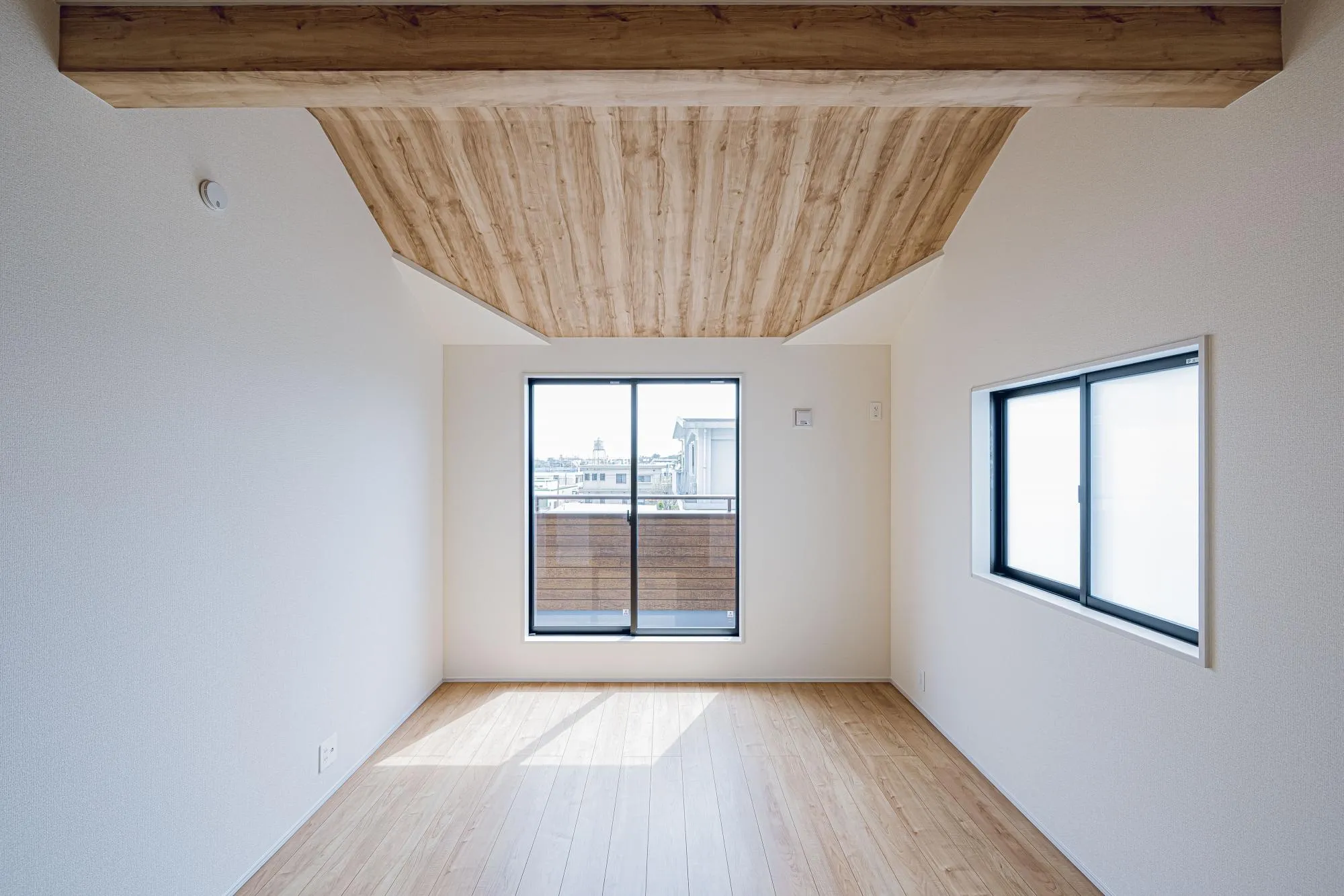 2号棟:洋室7.0帖　勾配天井