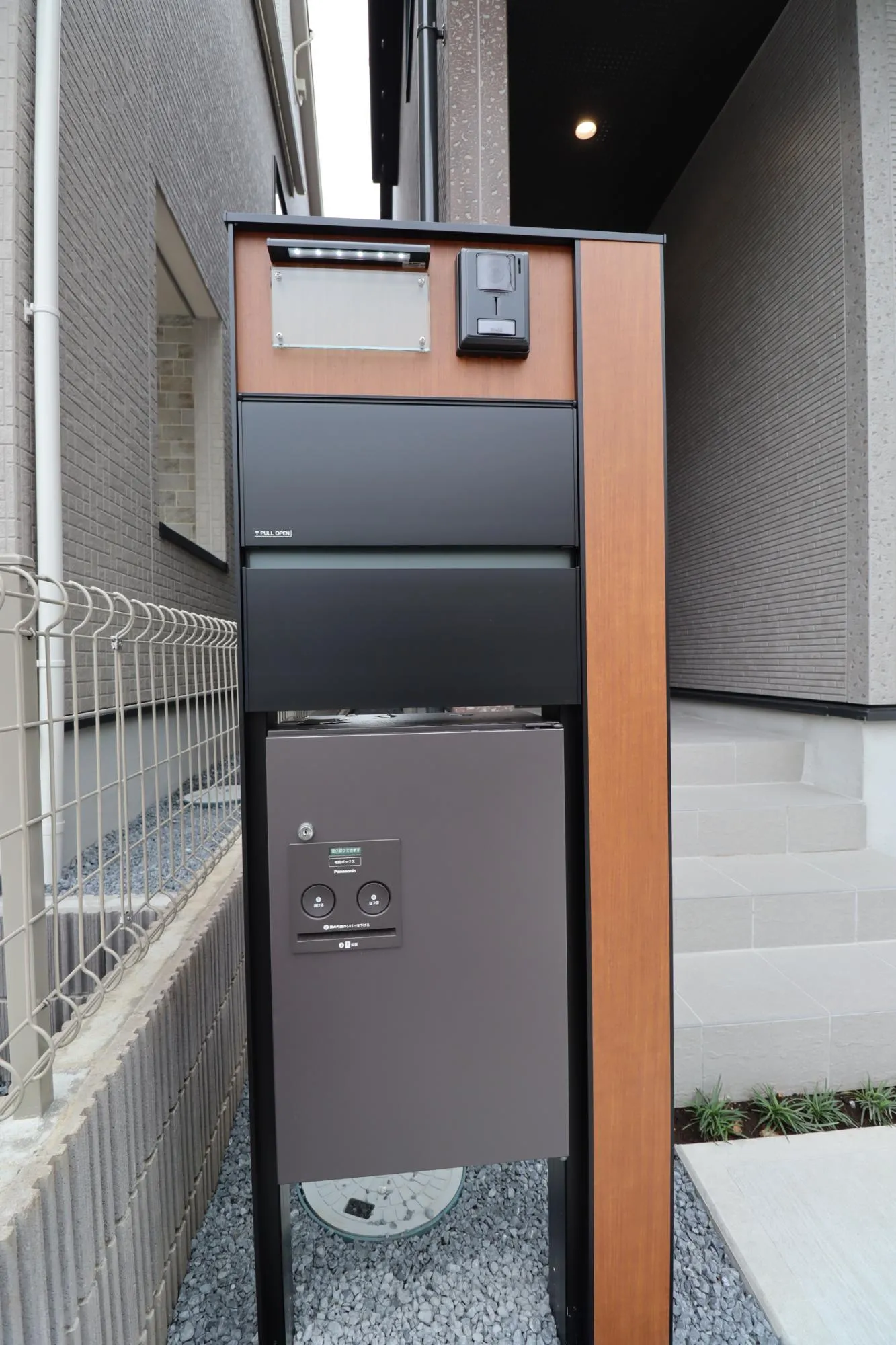 1号棟 宅配ボックス付きポスト