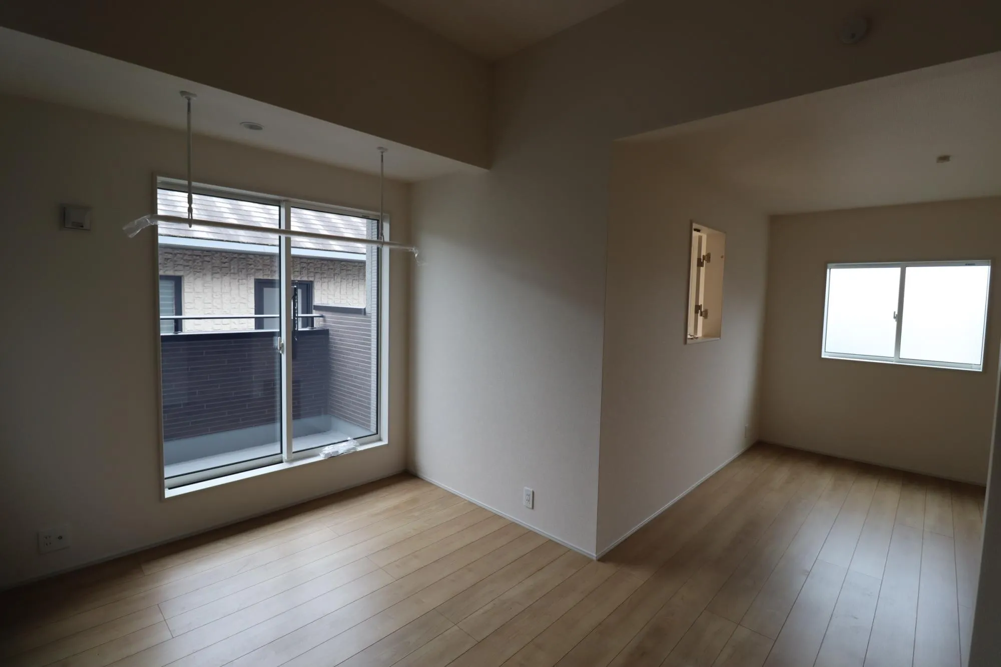 1号棟 寝室11.25帖
間仕切り壁設置で2部屋に変更可能
※別途有償オプション