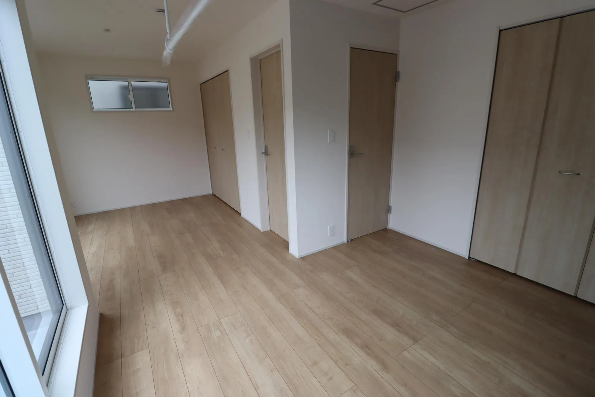 3号棟 寝室10.5帖
間仕切り壁設置で2部屋に変更可能
※別途有償オプション