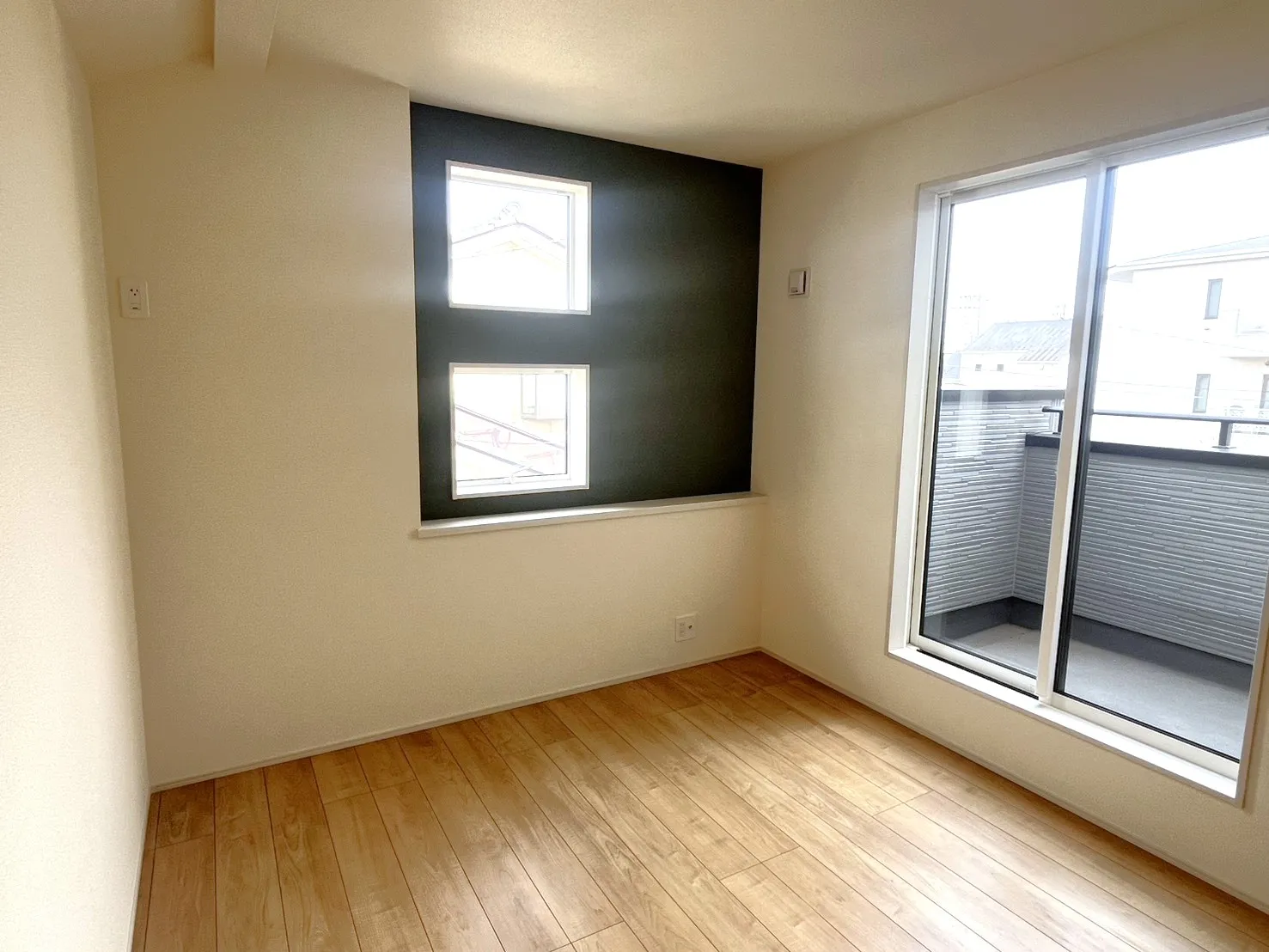 【洋室東/2号棟】