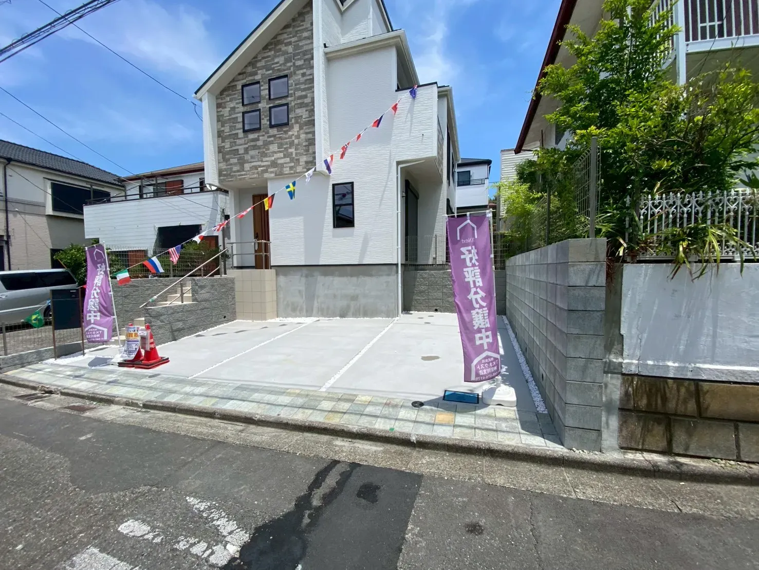 重厚感の中にスタイリッシュさを兼ね備えた外観。落ち着いたカラーリングが上質な暮らしを演出します。