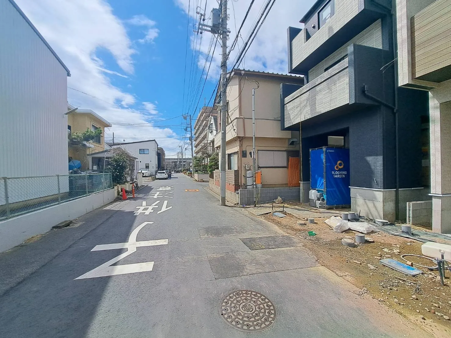 前面道路は見通しが良く、お車の出入りもスムーズに行えます!
