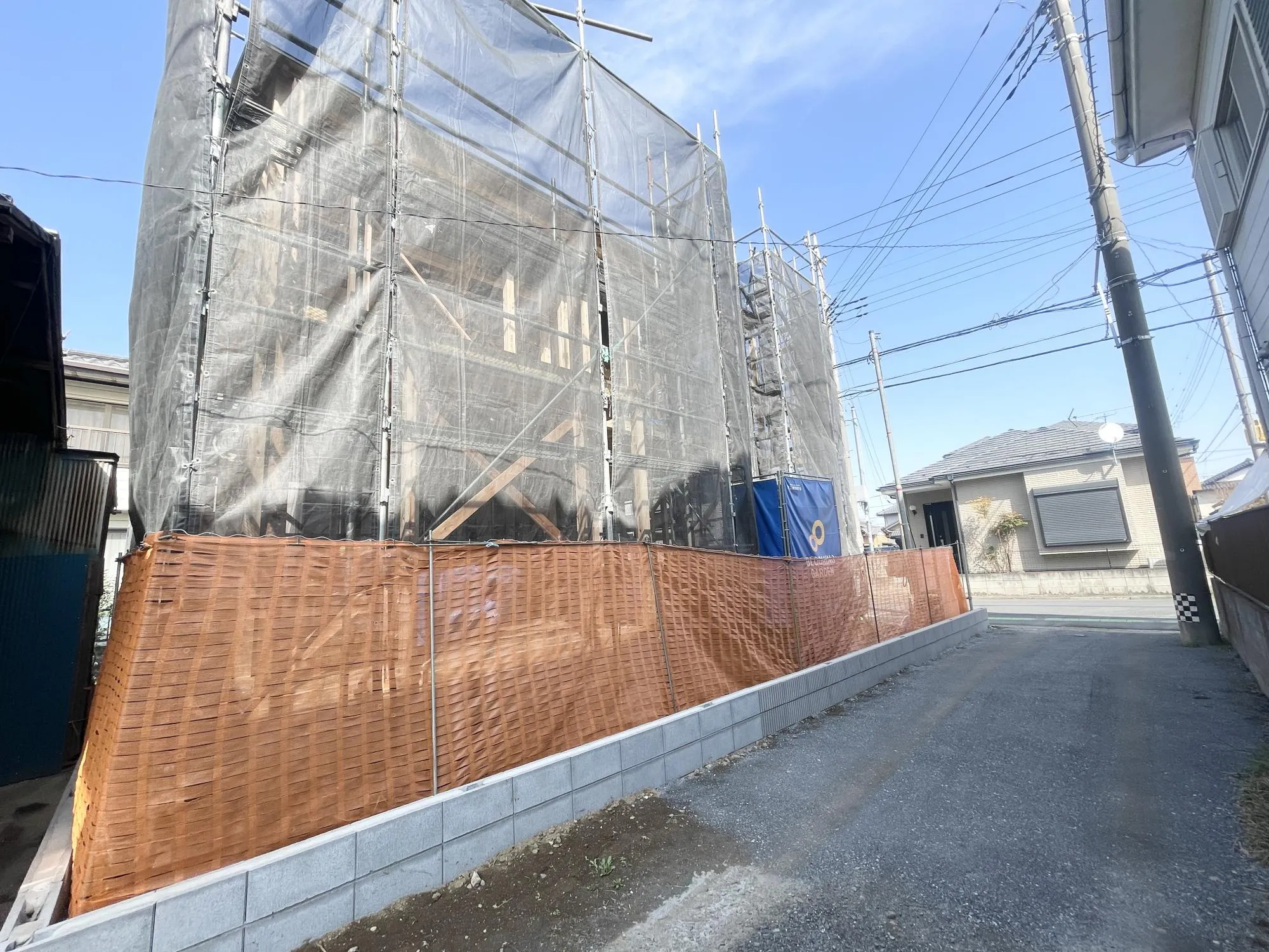 【外観写真】スーパー・ドラックストア徒歩5分，コンビニも徒歩8分圏内。忙しい毎日を支える、充実の生活利便性◎