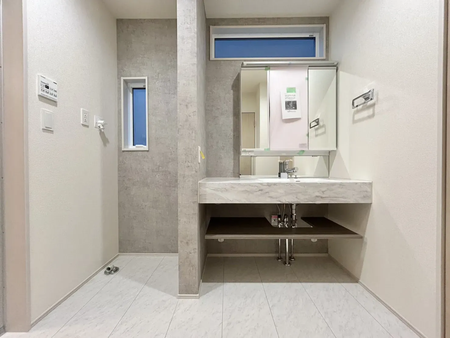 【1号棟】洗練されたデザインの洗面化粧台