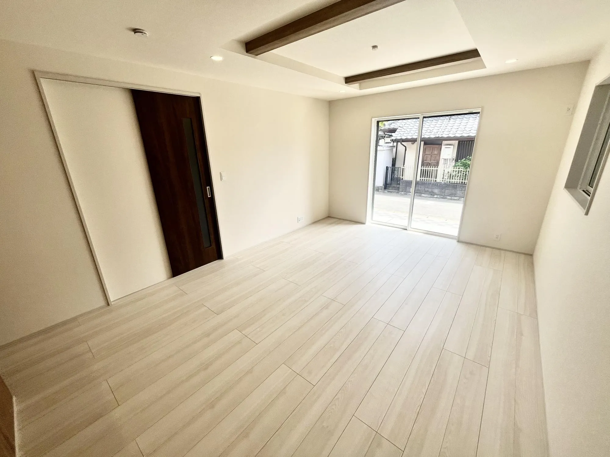 【2号棟】折上天井を採用し解放感溢れる空間に