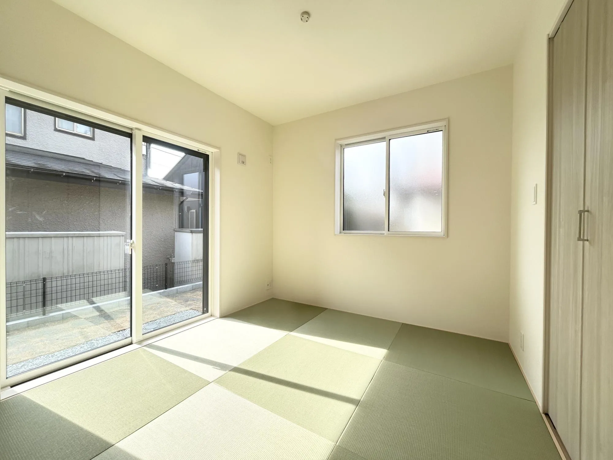 お子様の遊ぶスペースや来客の際のお茶の間など、多種多様に活用できます◎