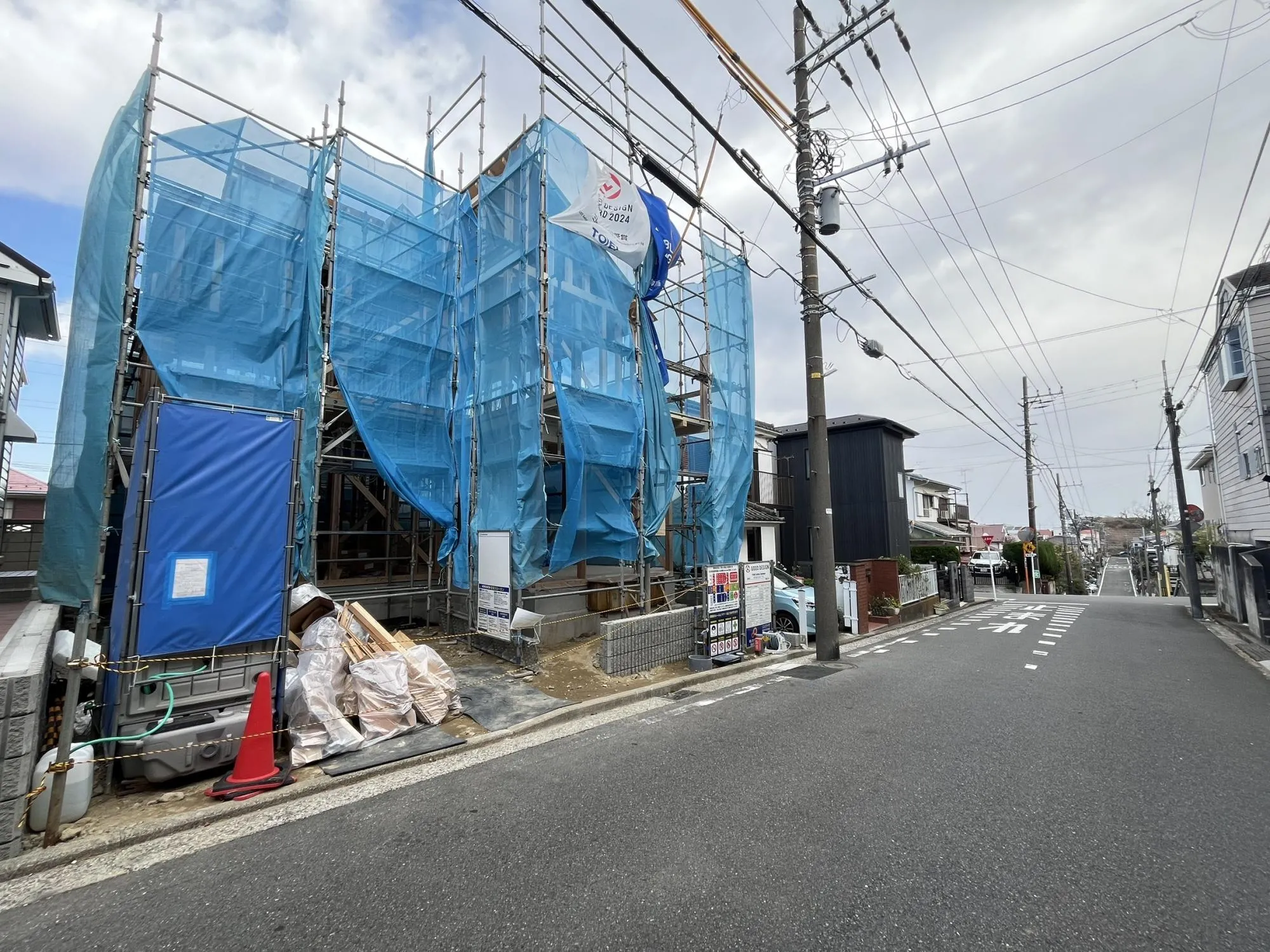 前面道路はゆとりのある幅員6m!
車の出し入れもスムーズで、駐車が苦手な方にも安心です。