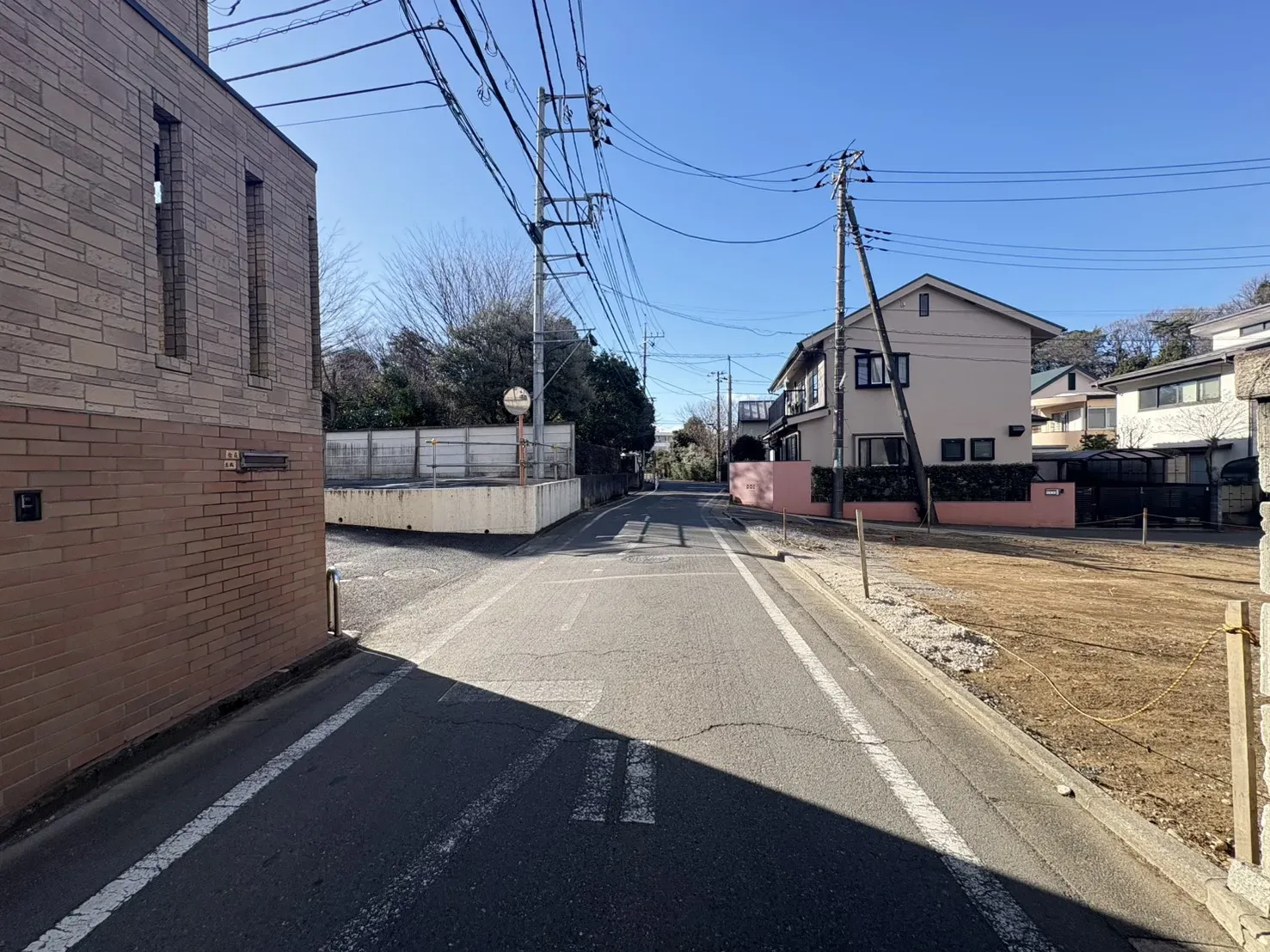 現地南側道路(公道　幅員約4.5m)