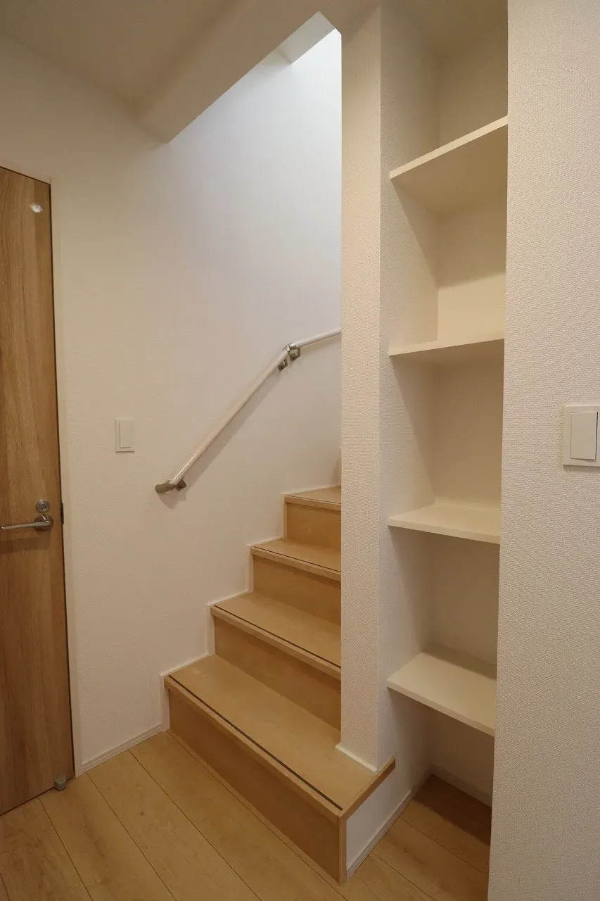 1階階段・収納