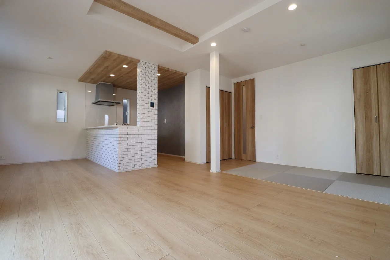 LDK(19.625帖・タタミコーナー含む)