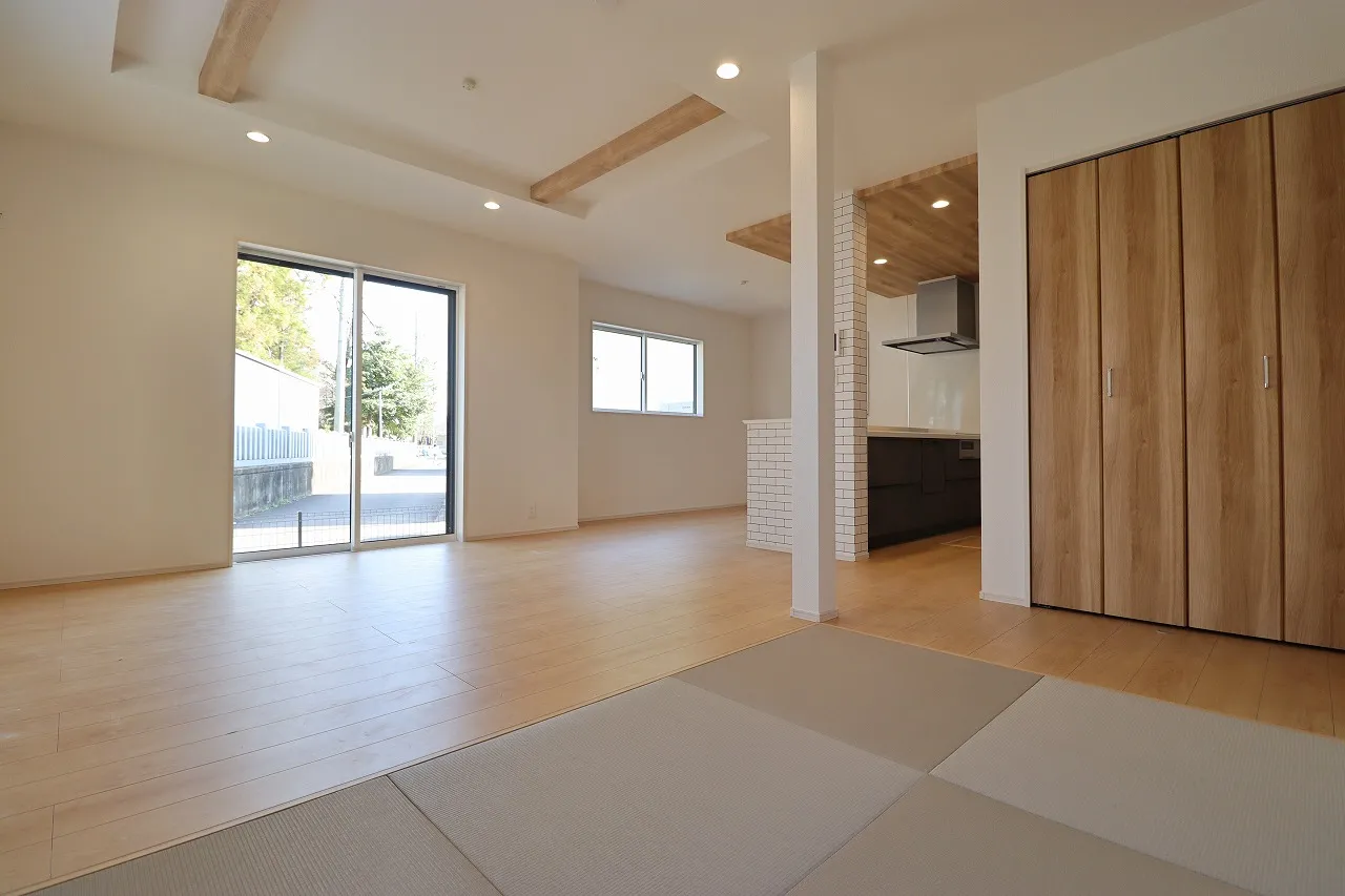 LDK(19.625帖・タタミコーナー含む)