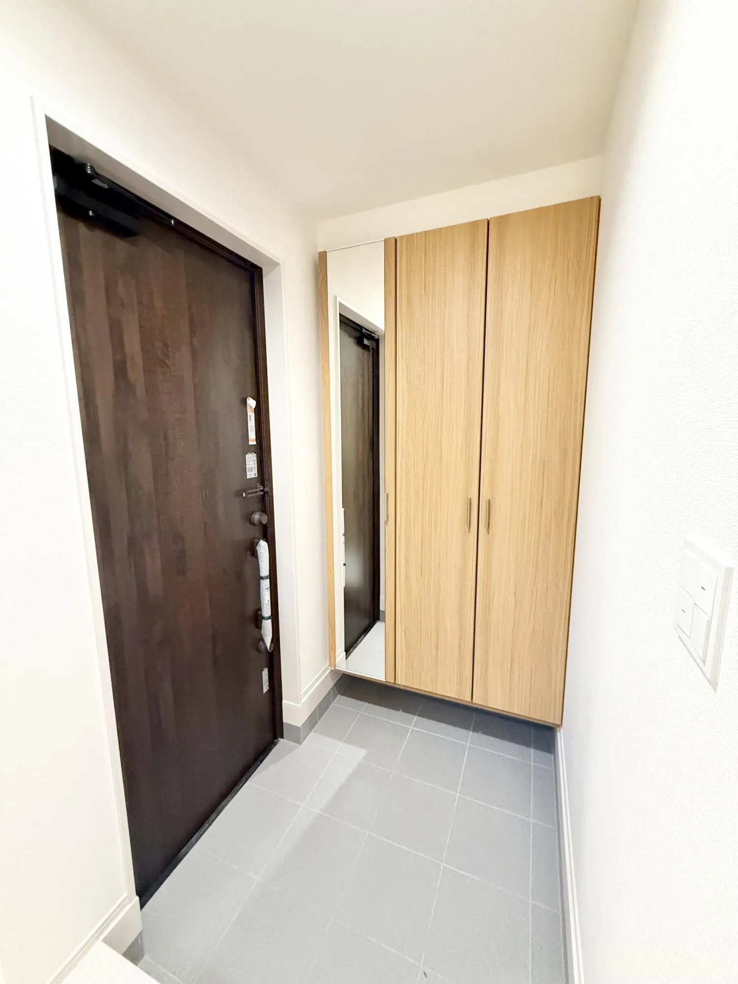 【玄関 | 1号棟】