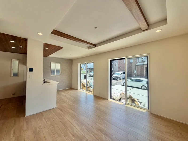 <1号棟>
明るく開放感のあるリビング・ダイニング。