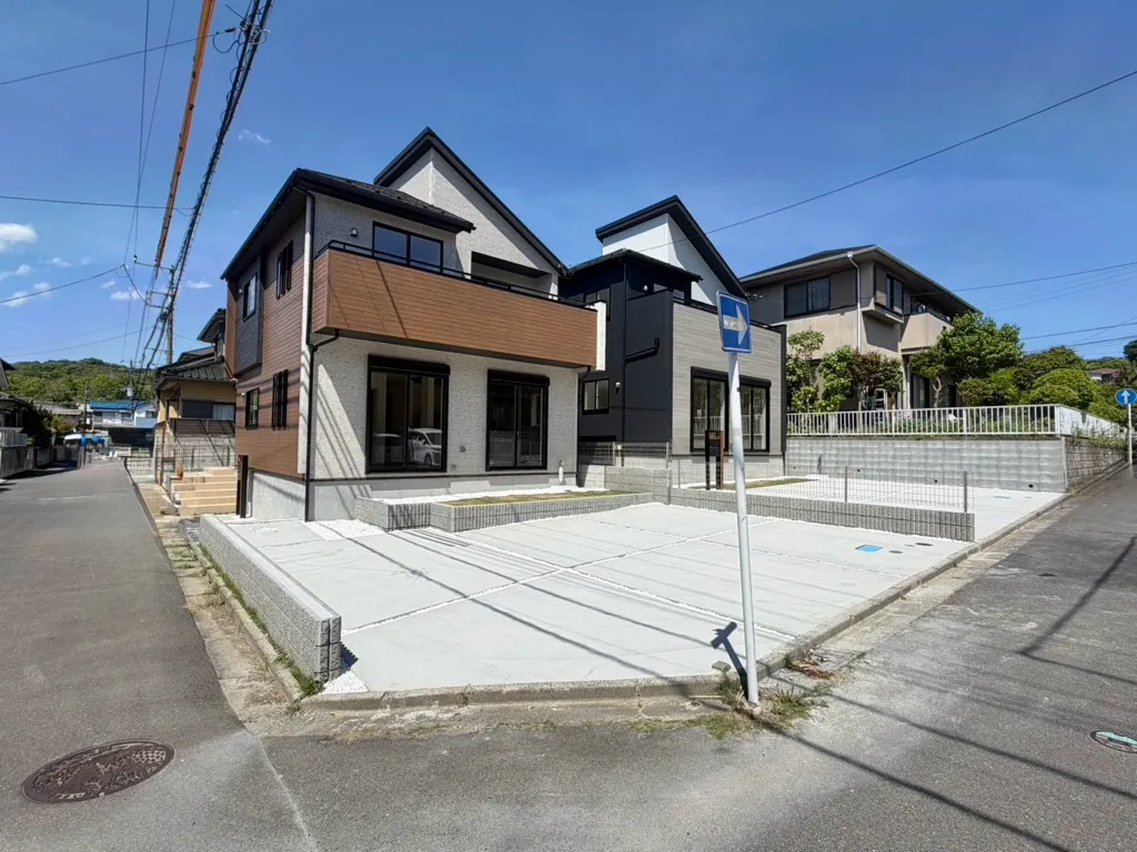 落ち着いたお洒落な外観。
南向きのため日差しがとても入りやすくなっております。