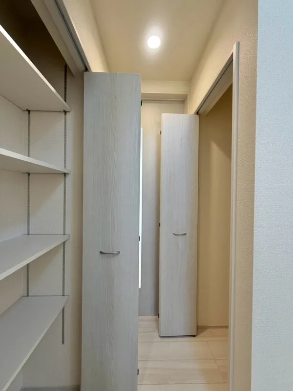 <2号棟>
1F廊下収納