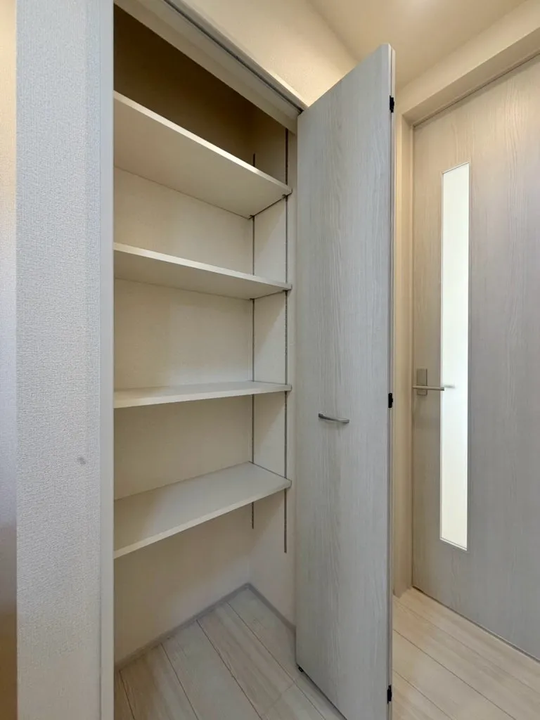 <2号棟>
1F廊下収納