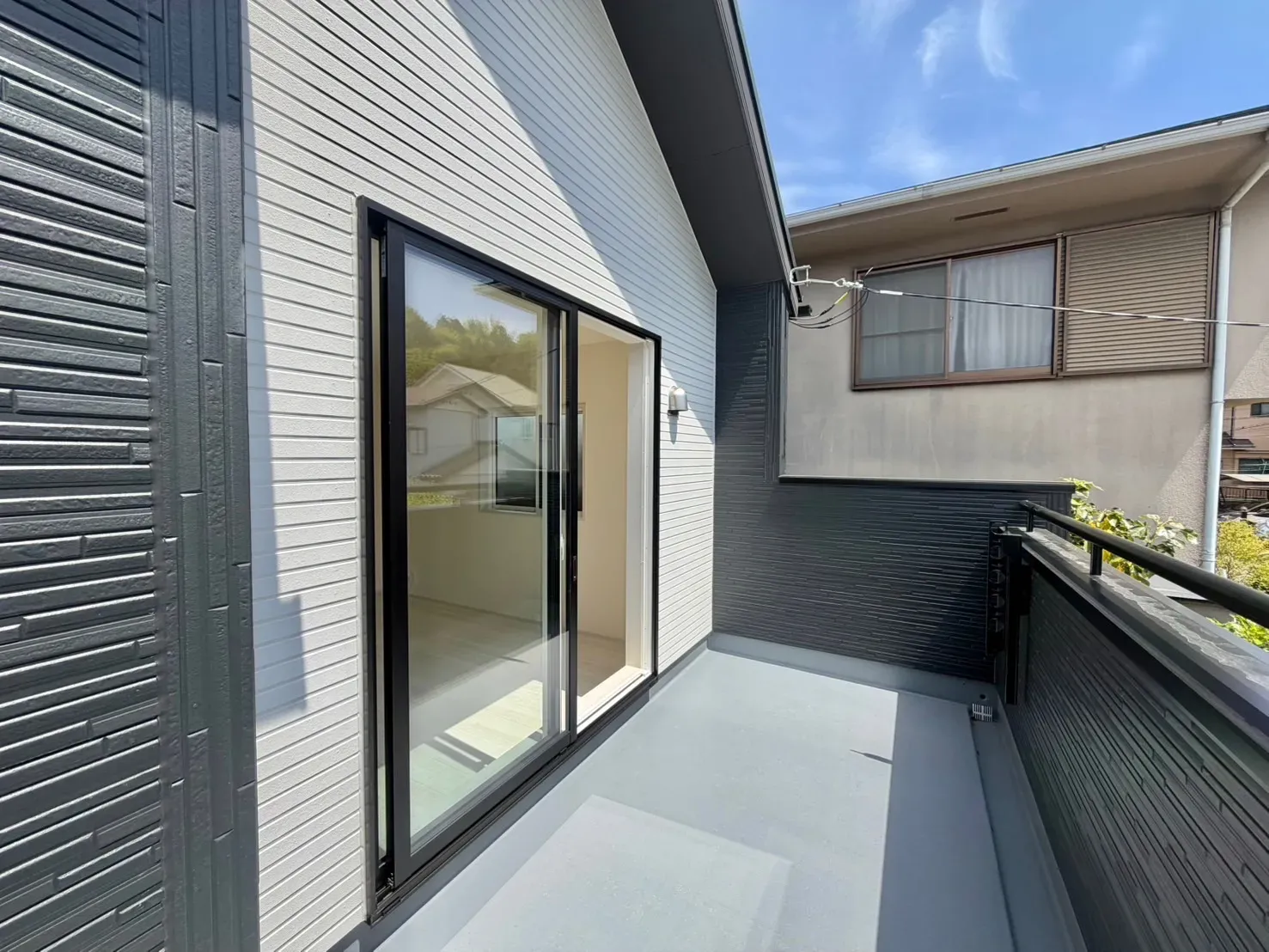 <2号棟>
バルコニー