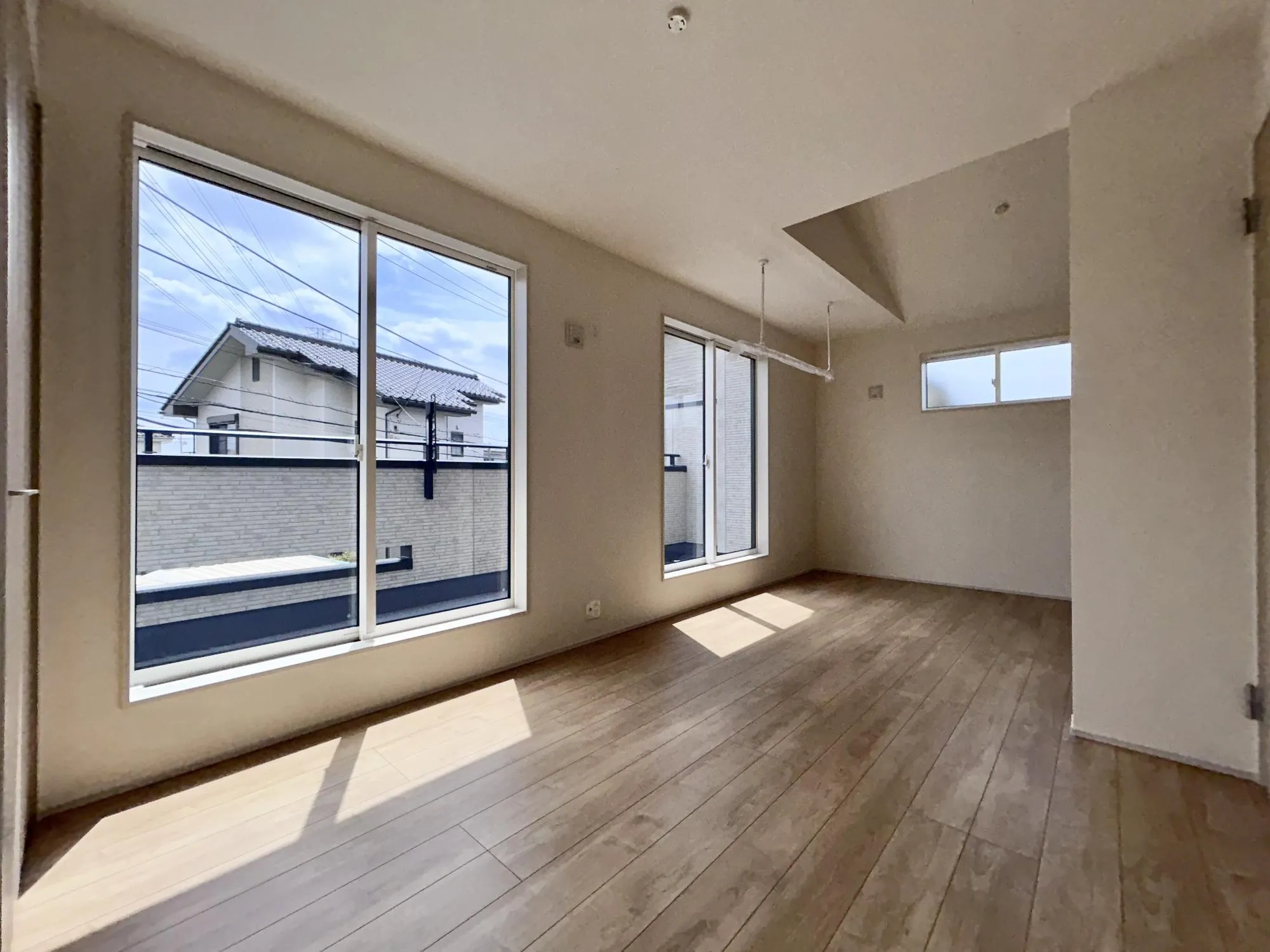 【居室①/6.0帖・5.25帖】