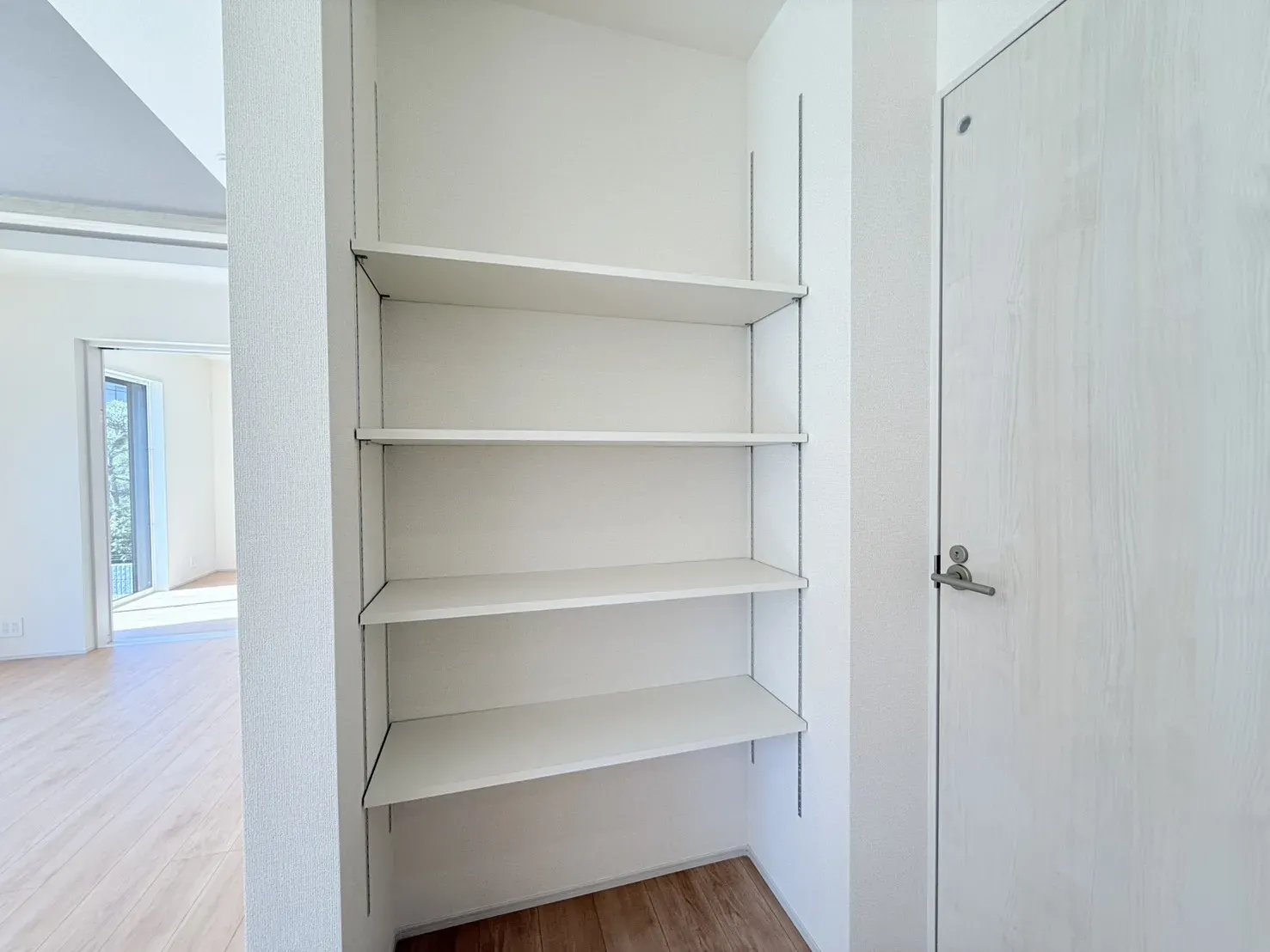 【キッチン横収納】