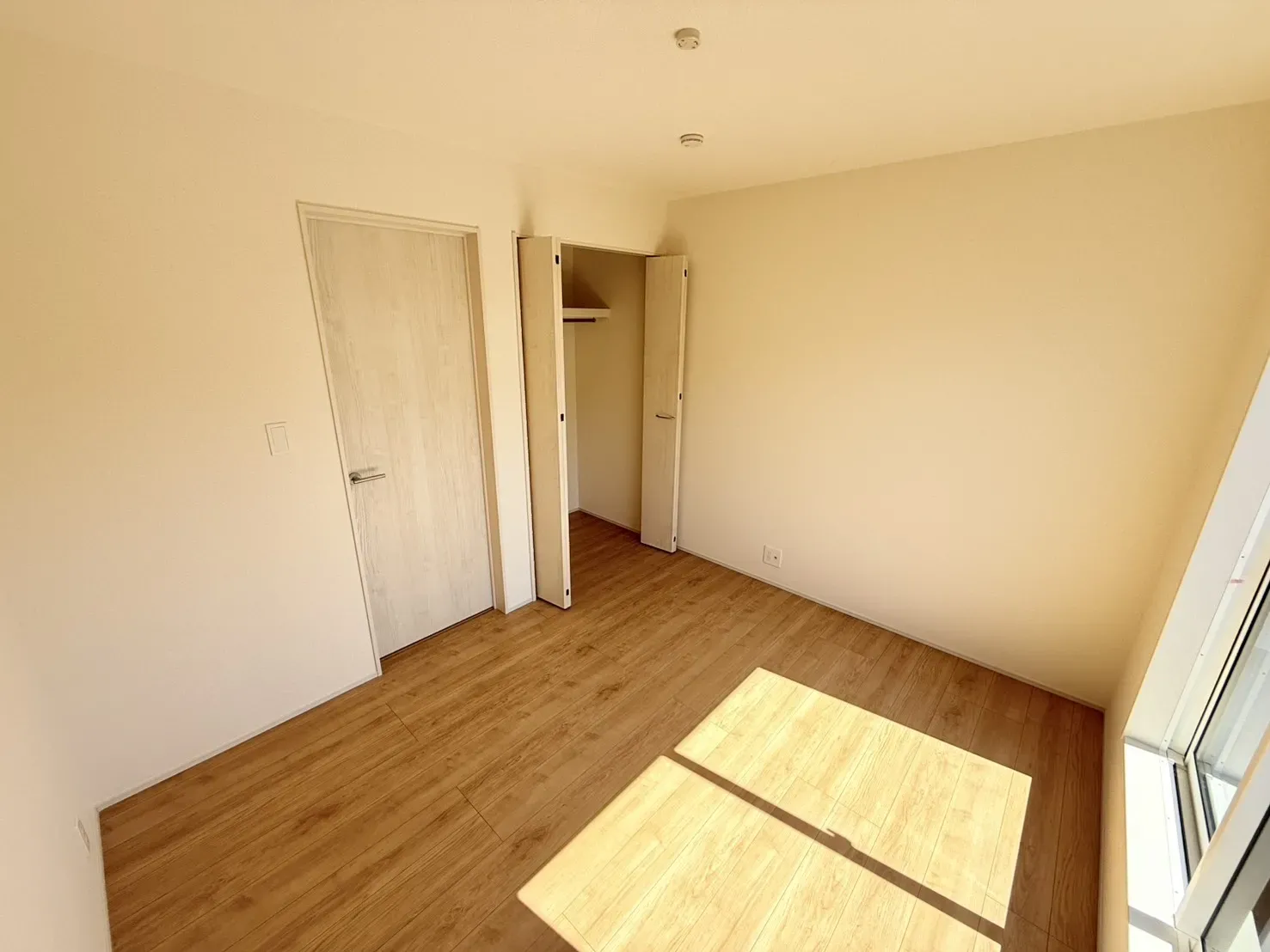 【2階洋室(5.25帖)】