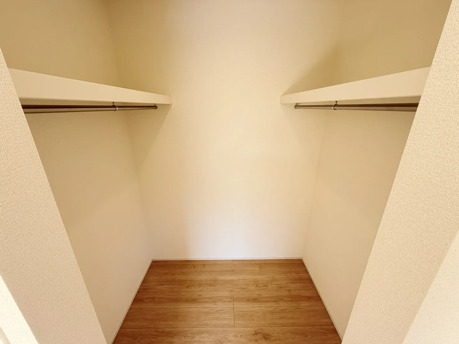 【2階洋室(5.46帖)内WIC】