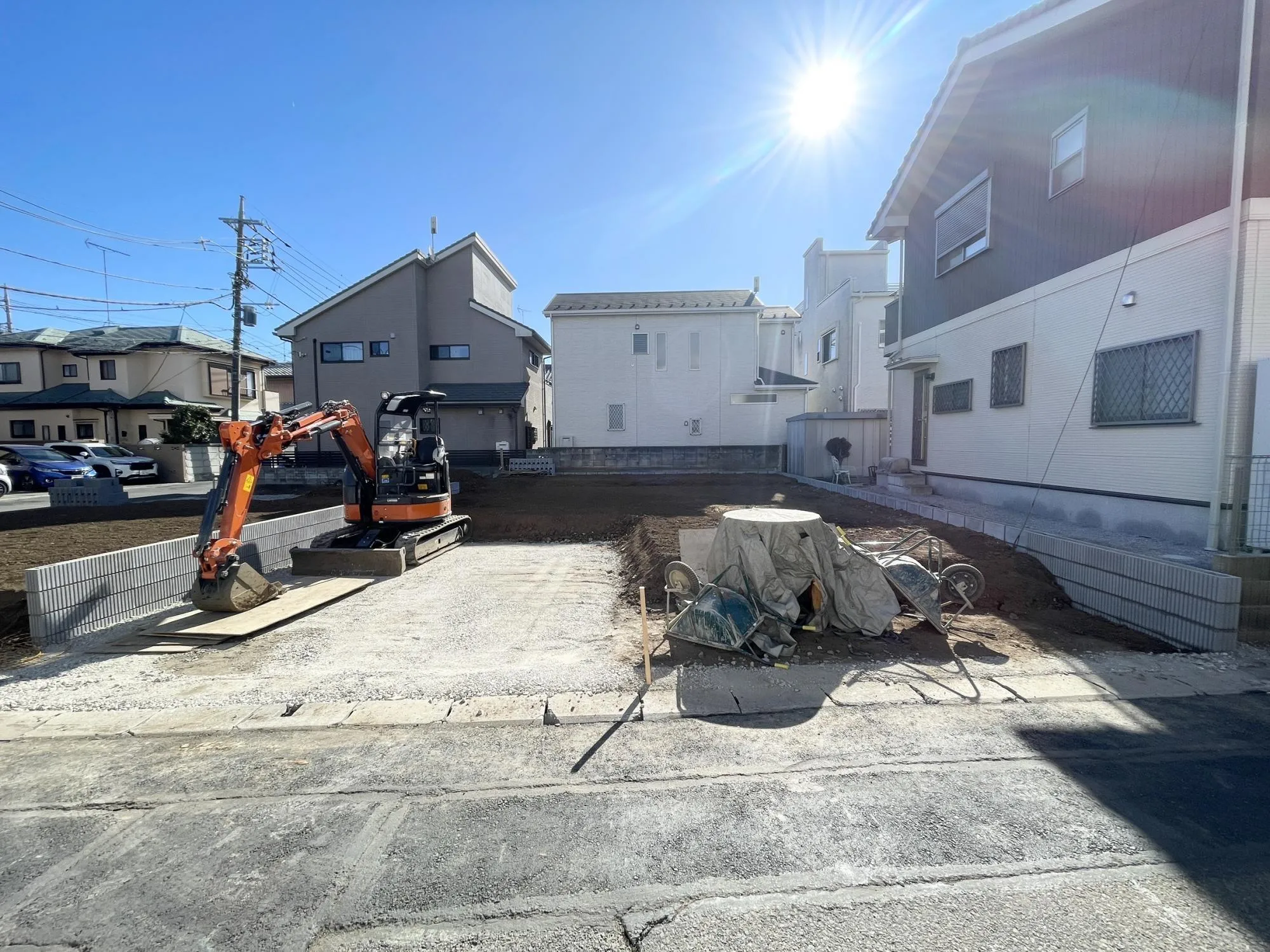 【販売現地】太陽光パネル標準装備♪