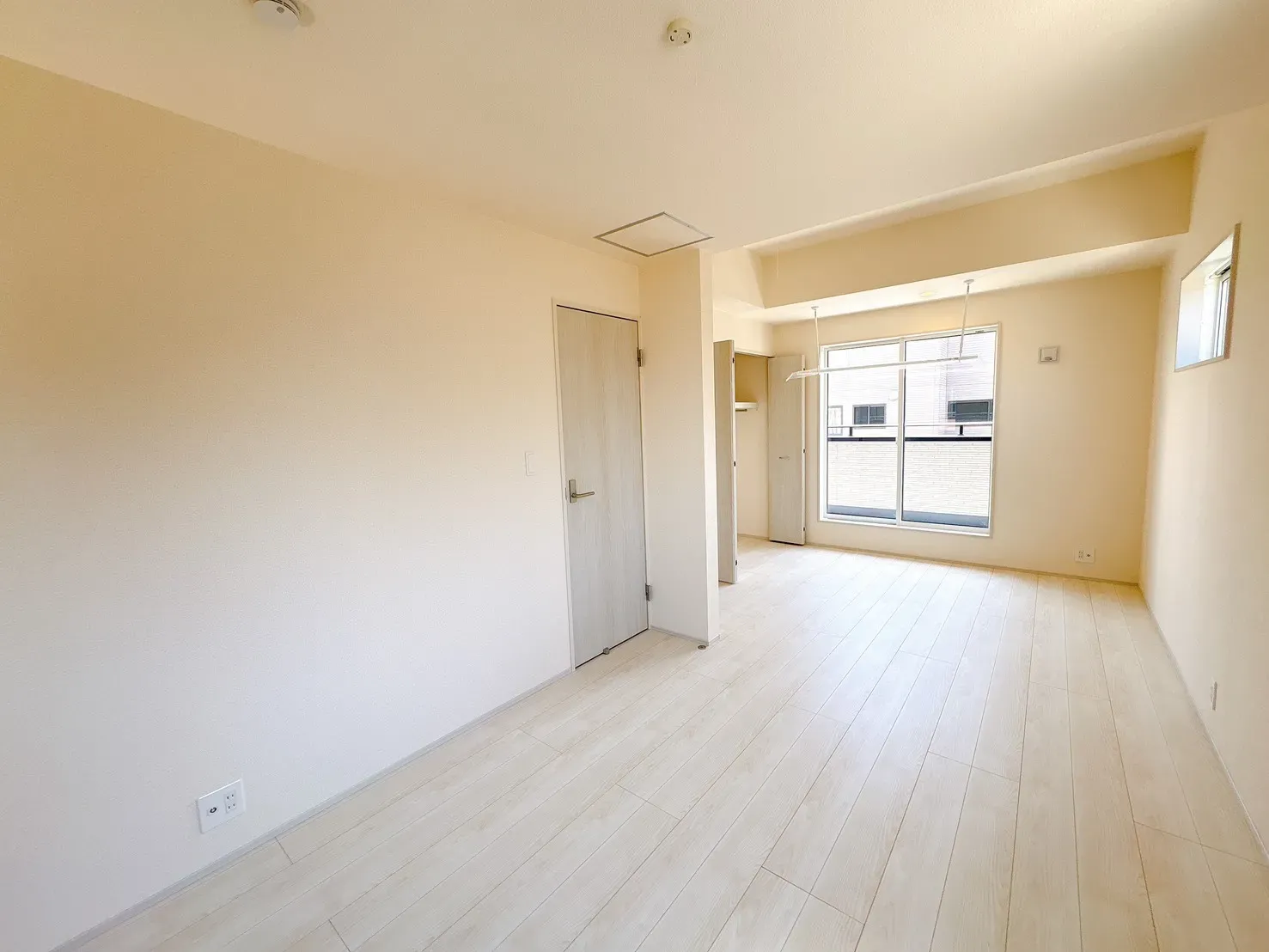 【洋室(10.25帖)】将来こども部屋として1部屋を2つの部屋にアレンジできるフレキシブルルーム(10.50帖)※将来2部屋として利用の場合、間仕切壁工事は有償となります。