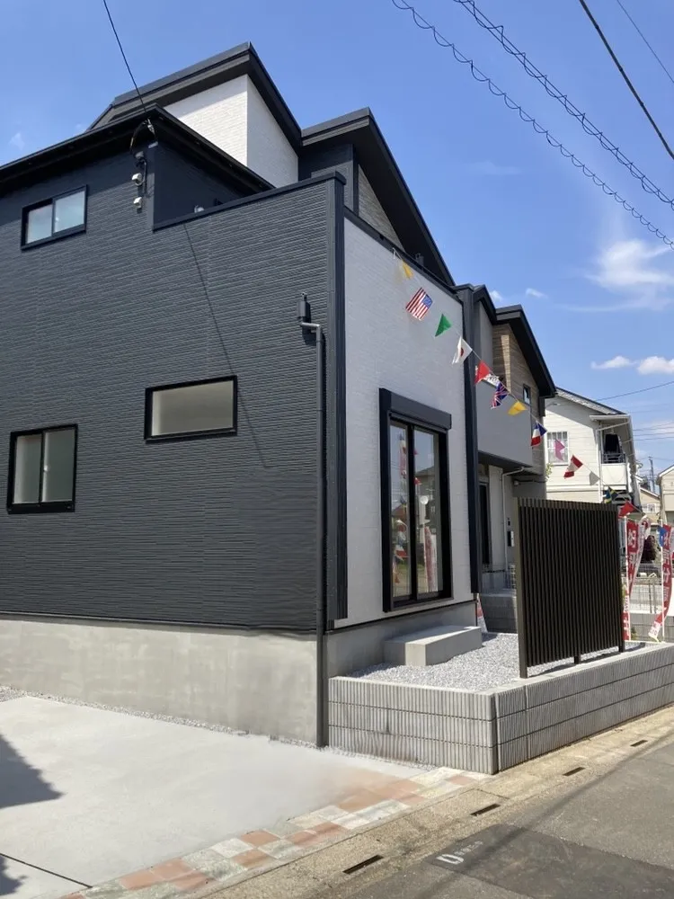 外構もきれいに整備されており、すっきりとした印象の住まいです!
