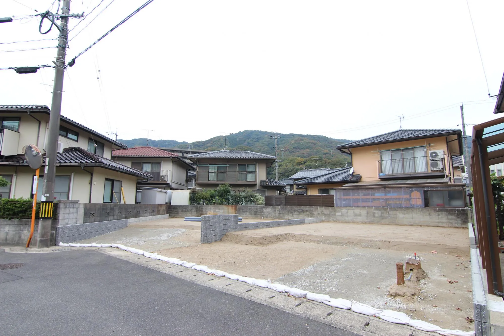 前面道路から見た宅地