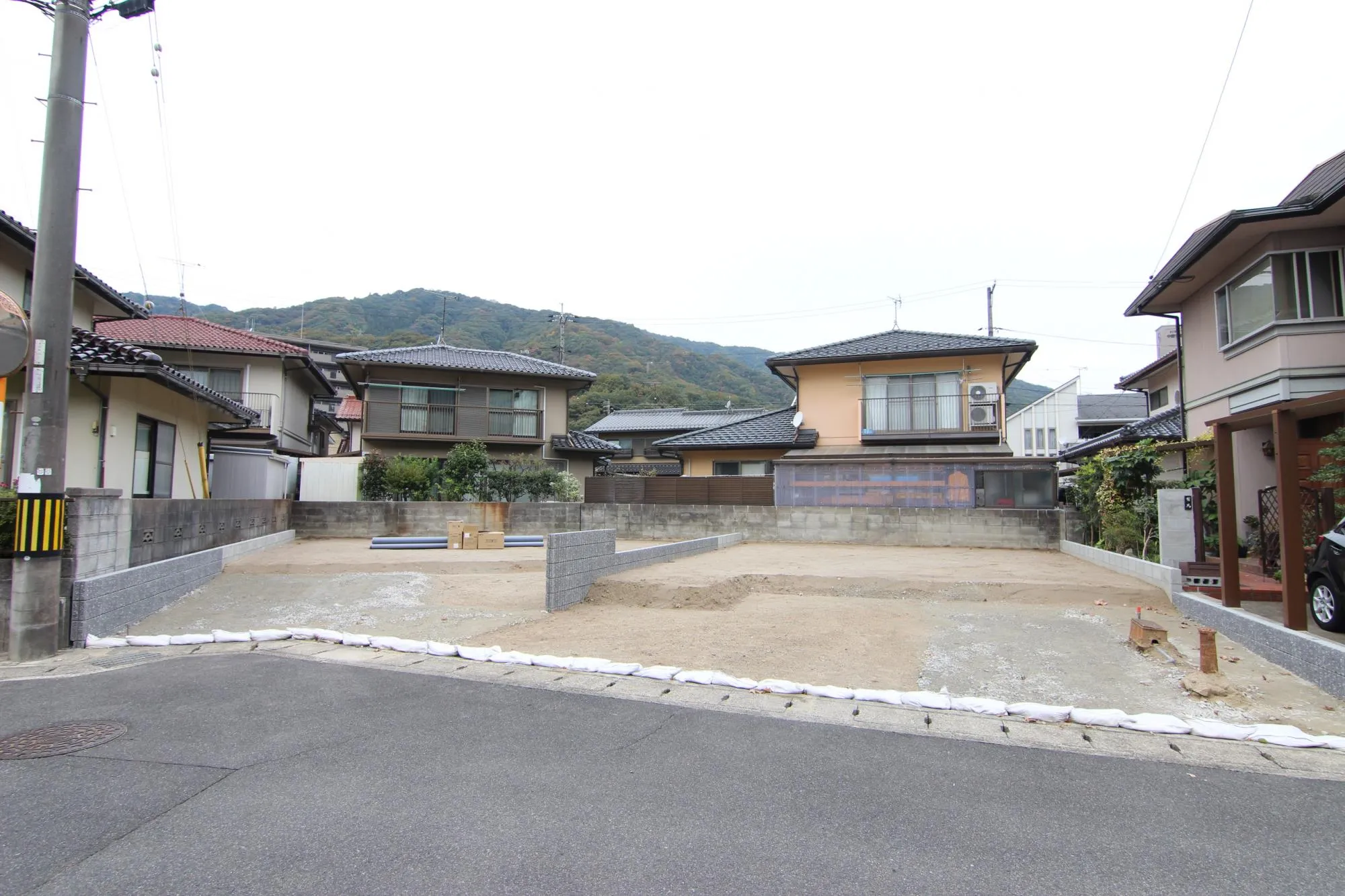 前面道路から見た宅地