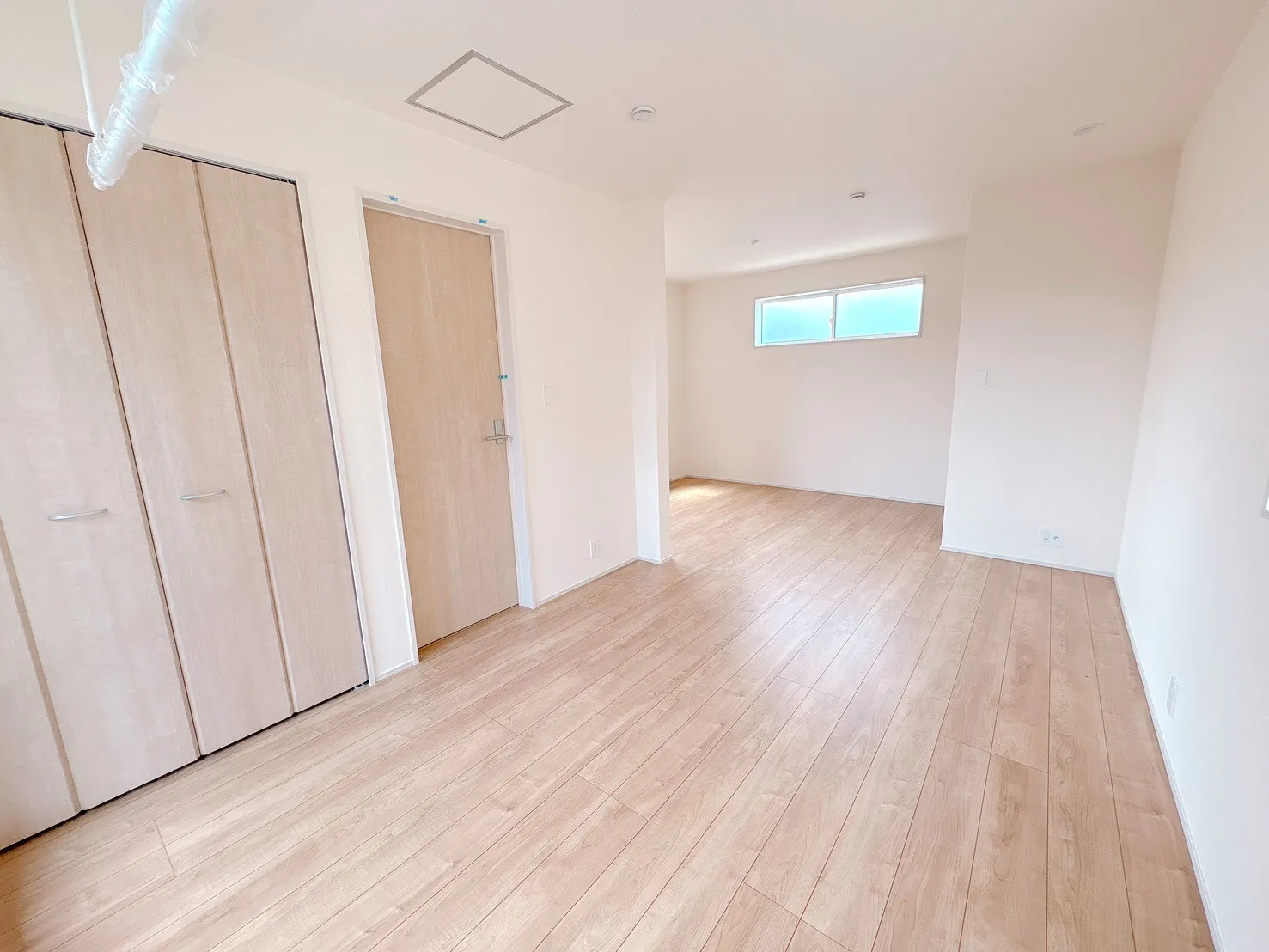 【1号棟洋室(11.25帖)】将来こども部屋として1部屋を2つの部屋にアレンジできるフレキシブルルーム(10.50帖)※将来2部屋として利用の場合、間仕切壁工事は有償となります。