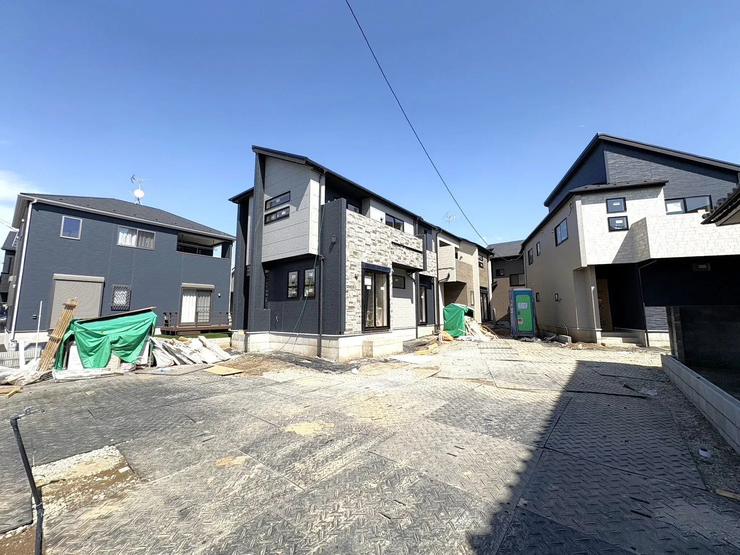 【外観写真】】小・中学校徒歩3分圏内，商業施設・公共施設徒歩圏内にそろい、毎日の暮らしがスムーズに♪生活利便性と家族で安心して暮らせる住環境を両立◎