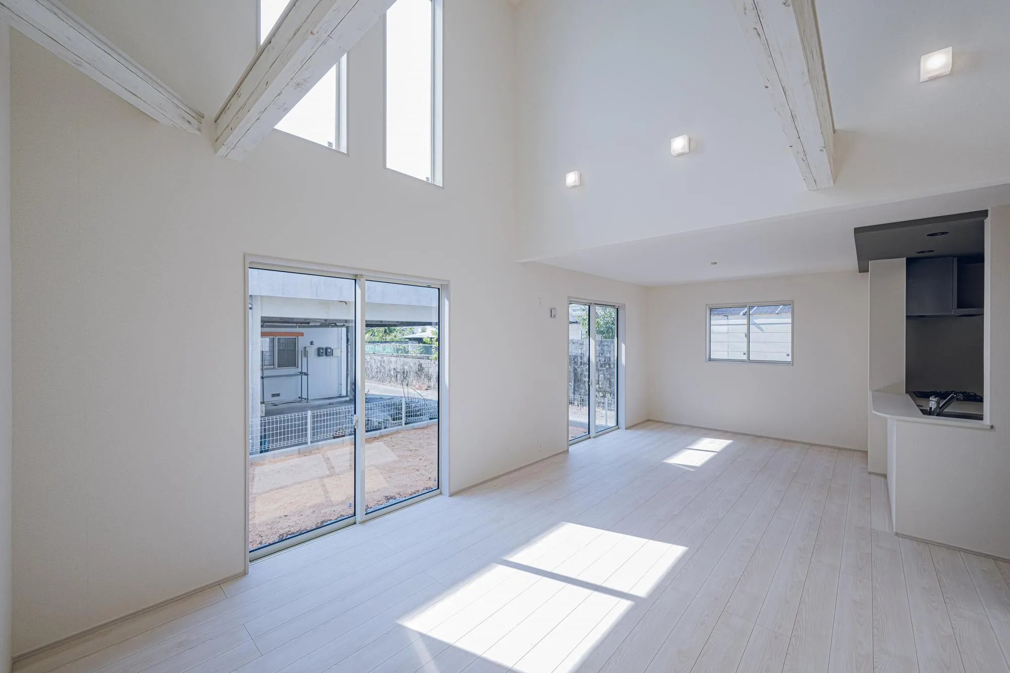 1号棟:LDK20.0帖　リビング上部吹き抜け