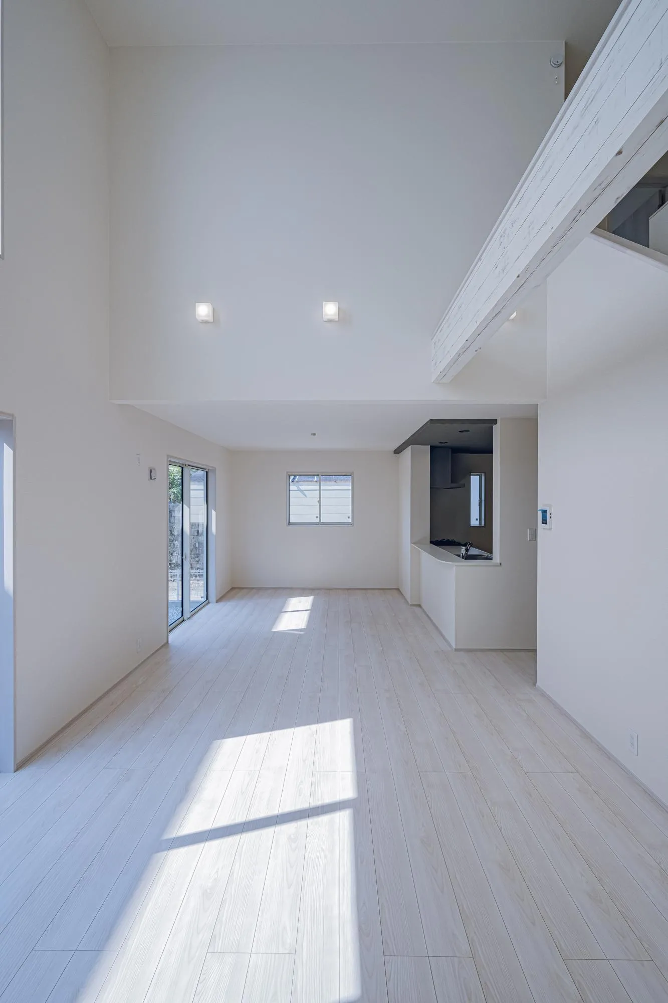 1号棟:LDK20.0帖　リビング上部吹き抜け