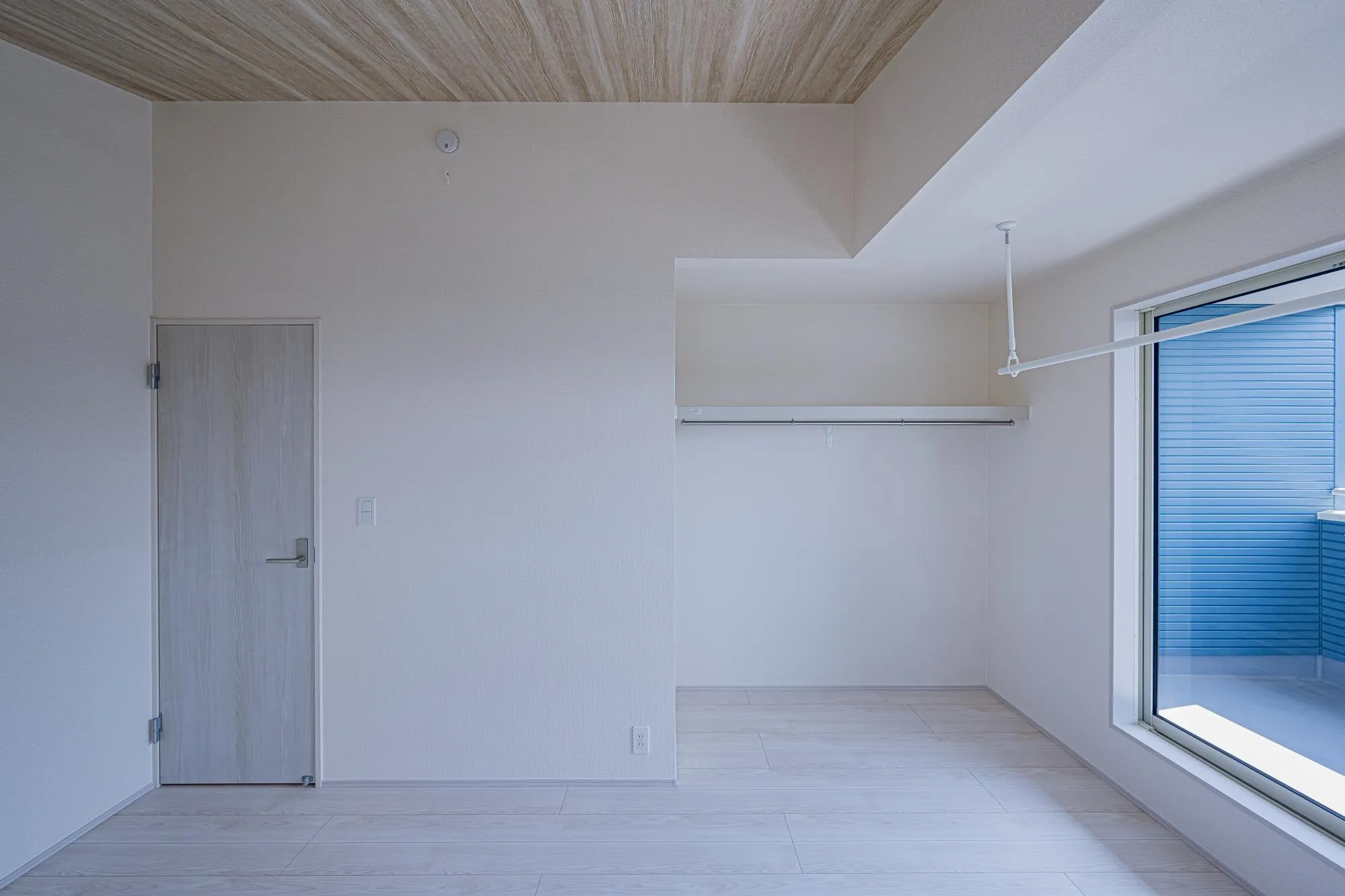 1号棟:洋室7.12帖　勾配天井