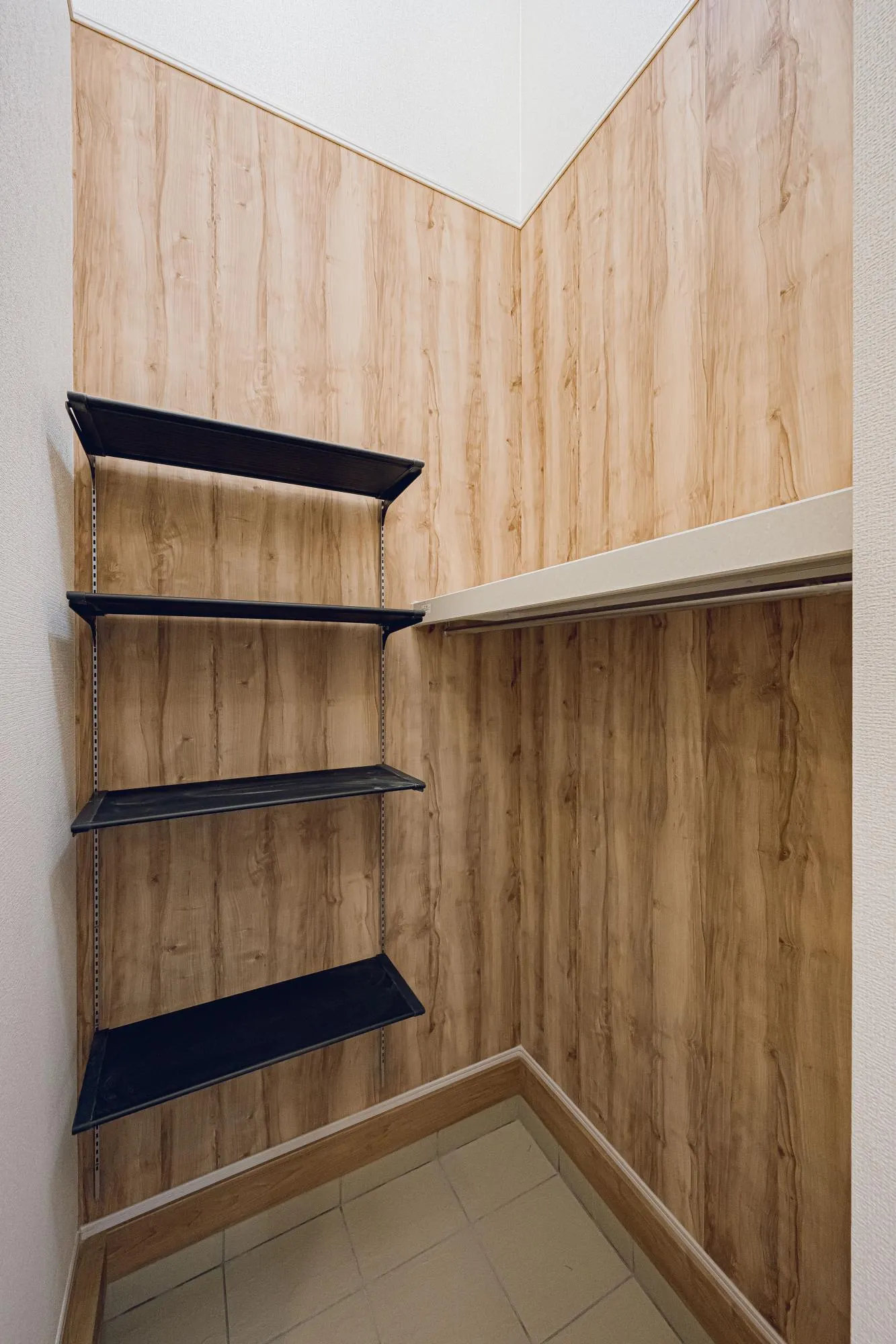 2号棟:玄関2号棟:玄関土間収納