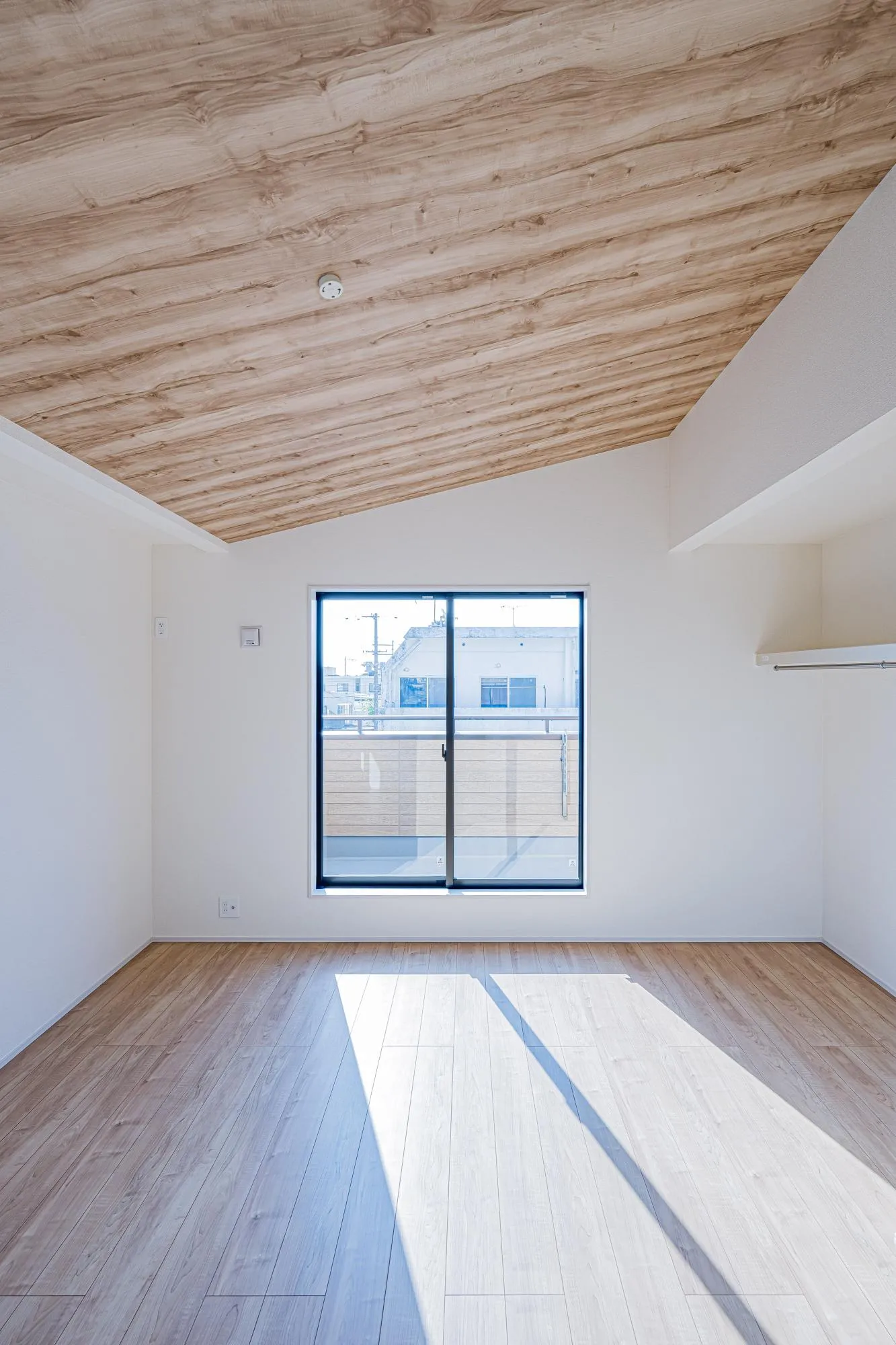 2号棟:洋室7.0帖　勾配天井