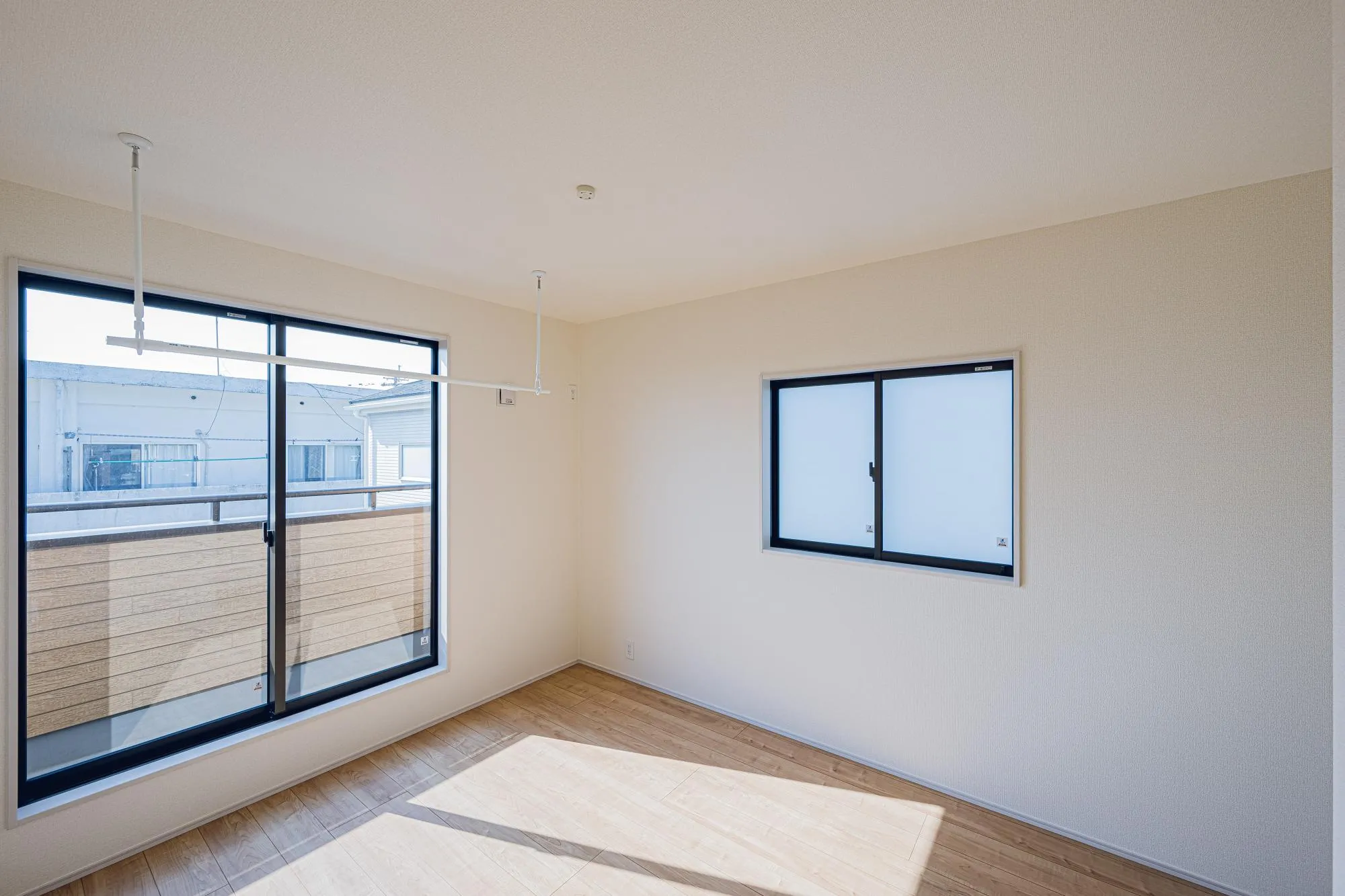 2号棟:5.25帖　室内物干しのある部屋