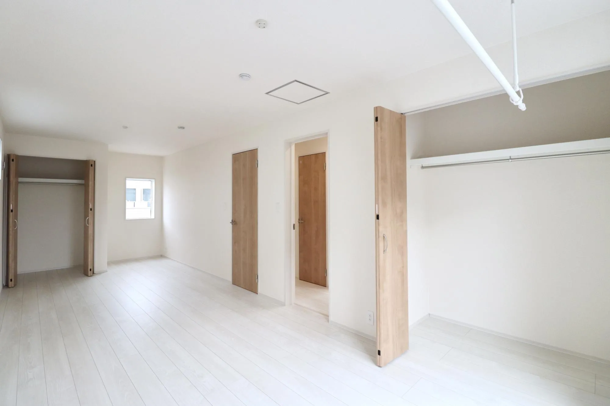 洋室12.0帖(2部屋に分割可)