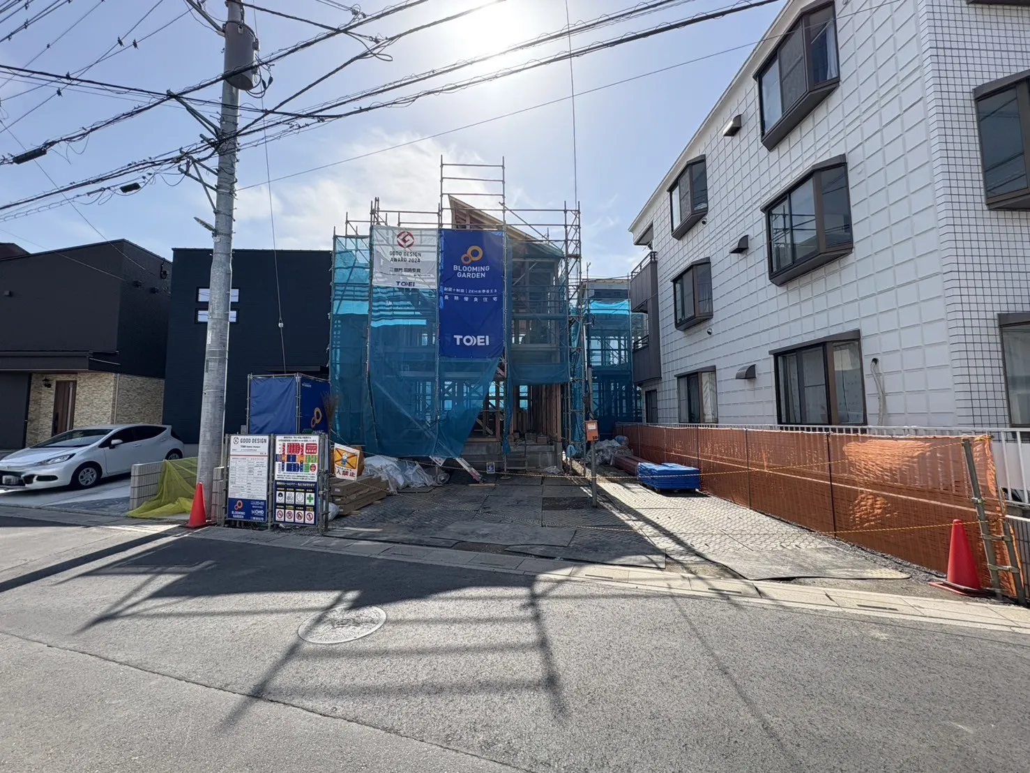 【外観写真】制震ダンパーを搭載した、地震に強い住まいです。地震の揺れを吸収し、建物へのダメージを軽減してくれる特徴があります。