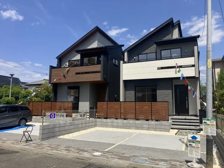 落ち着いた色合いでまとめられた、上品な印象の外観です!