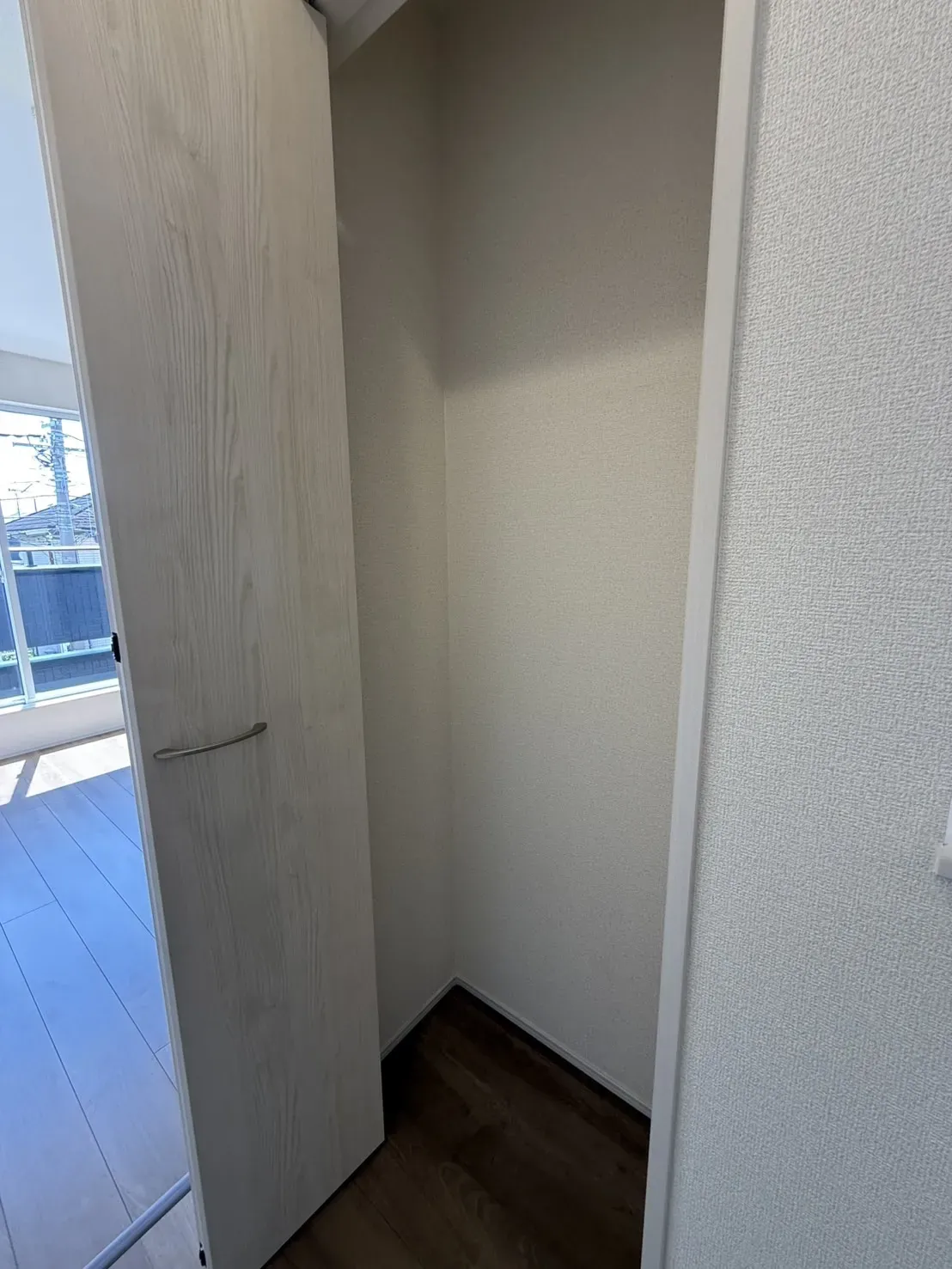 ①2階廊下収納