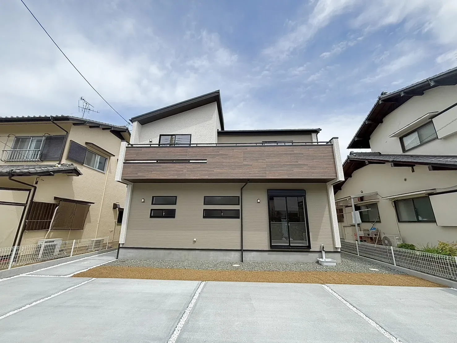 駐車スペース広々