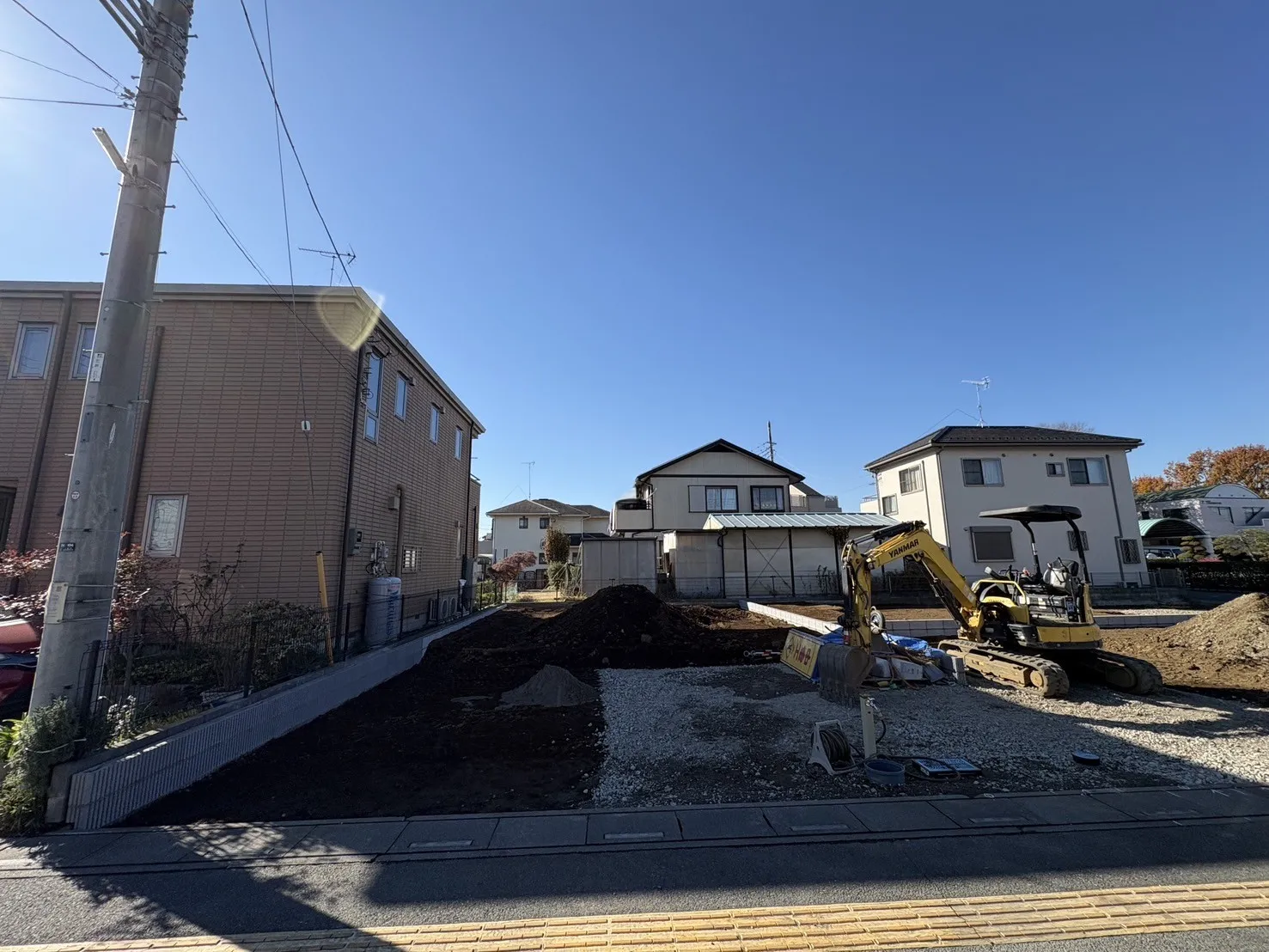 【販売現地】太陽光パネル標準装備♪