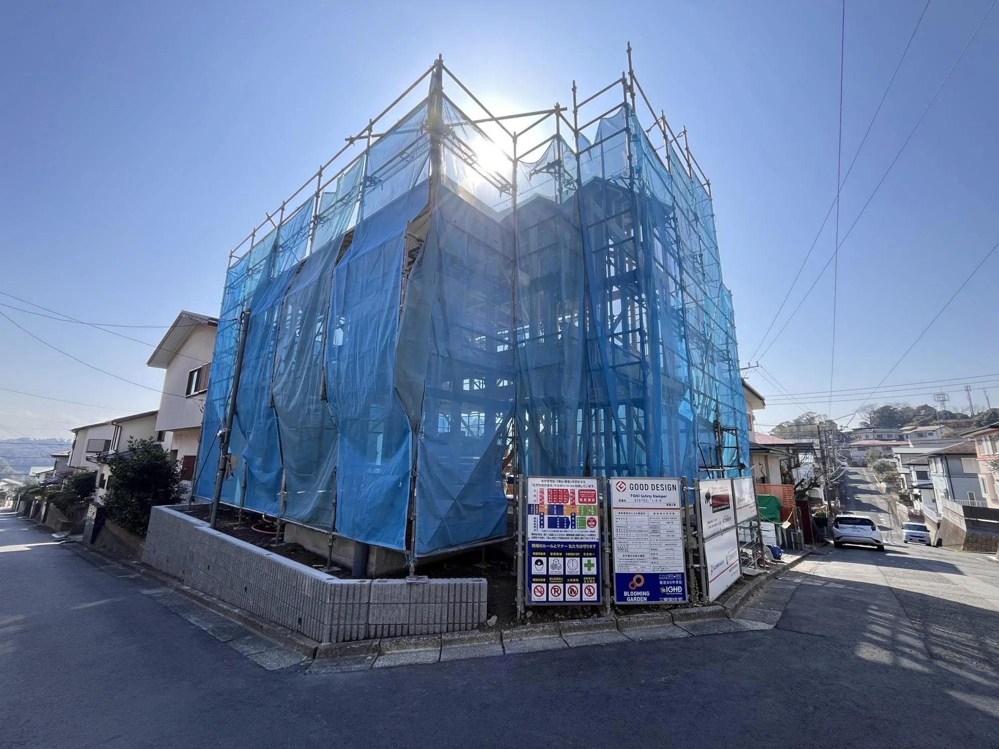 ご夫婦それぞれのお車も安心♪
カースペース2台分を確保しているので、来客時や将来のライフスタイル変化にも対応できます。