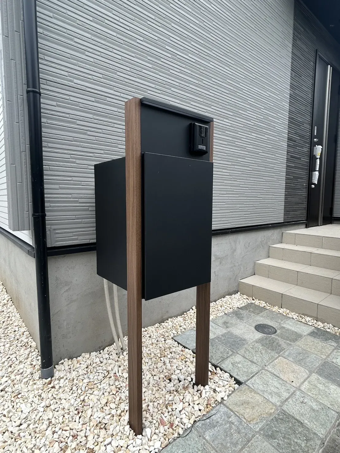 1号棟玄関ポスト