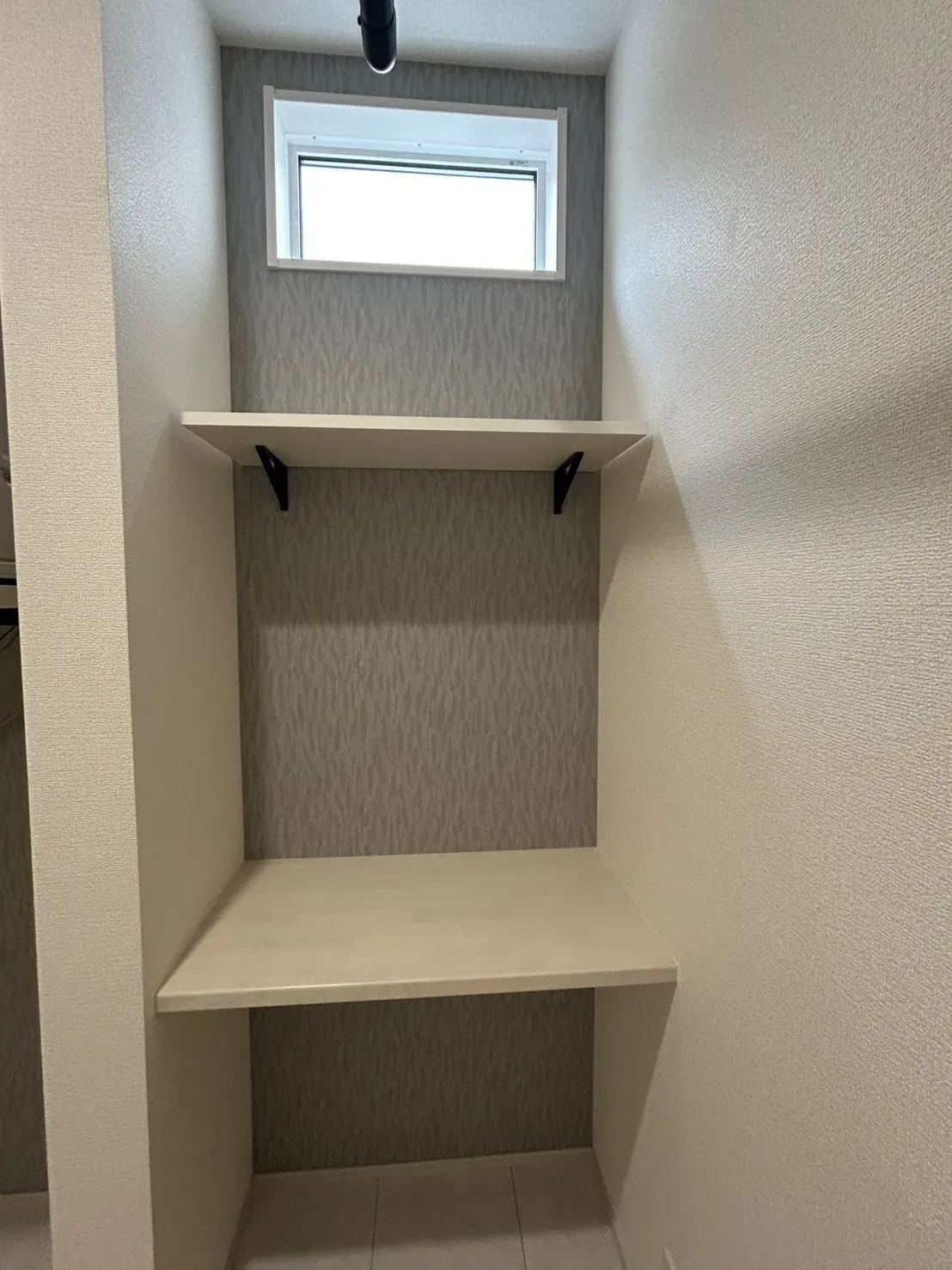 2号棟 ランドリールームL型飾棚